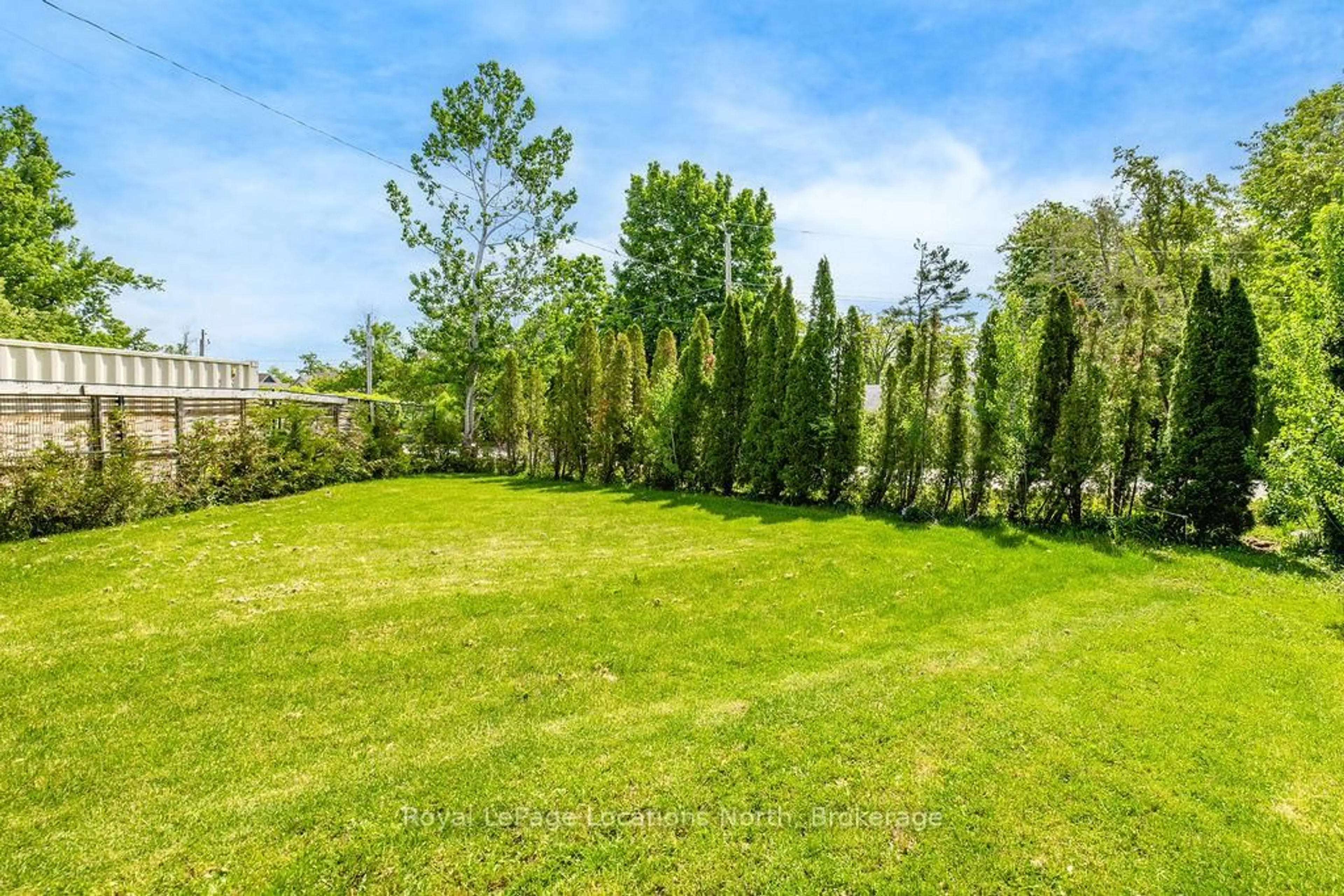 A pic from outside/outdoor area/front of a property/back of a property/a pic from drone, forest/trees view for 3934 Lakeview Rd, Innisfil Ontario L9S 2V5