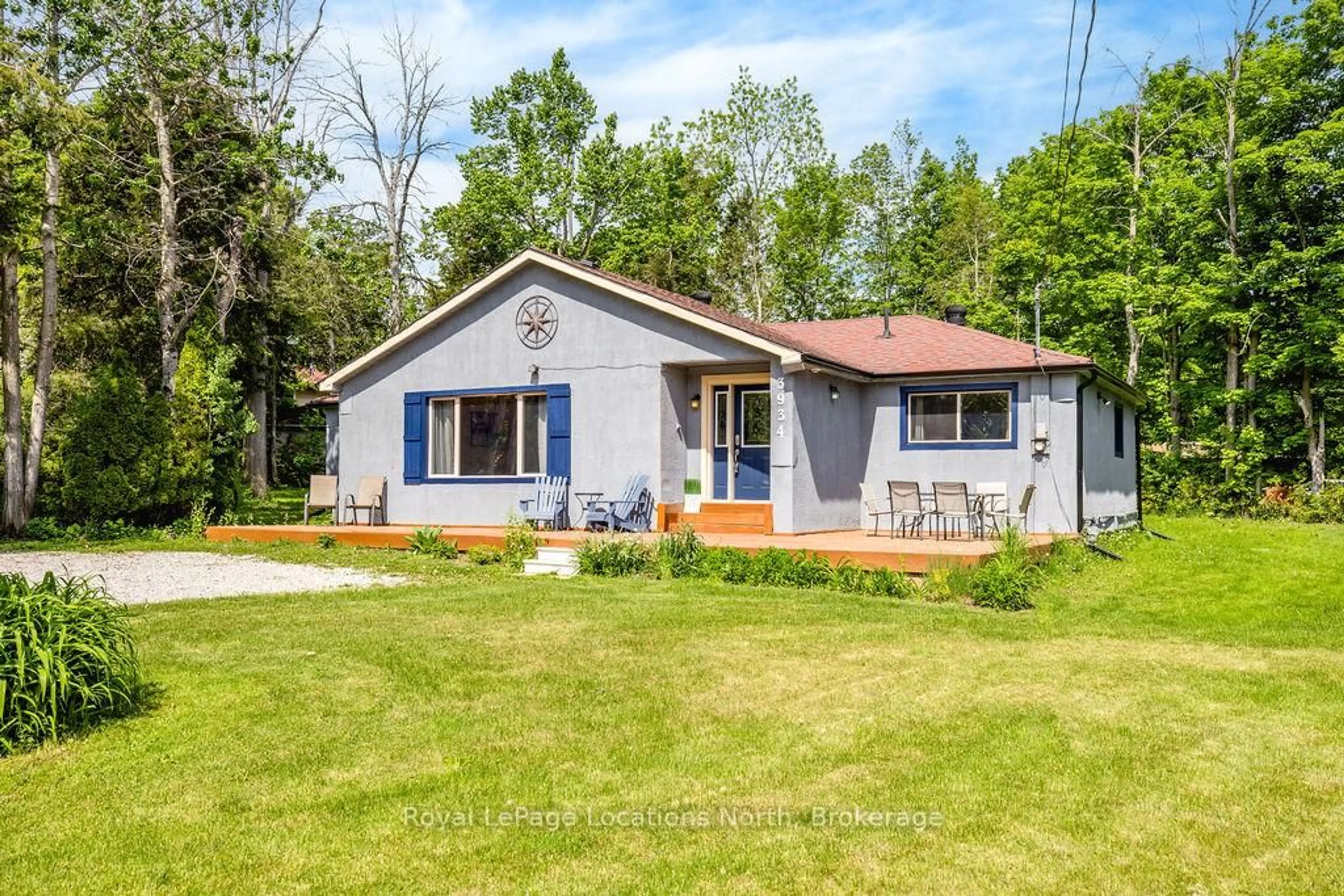 Home with vinyl exterior material, street for 3934 Lakeview Rd, Innisfil Ontario L9S 2V5