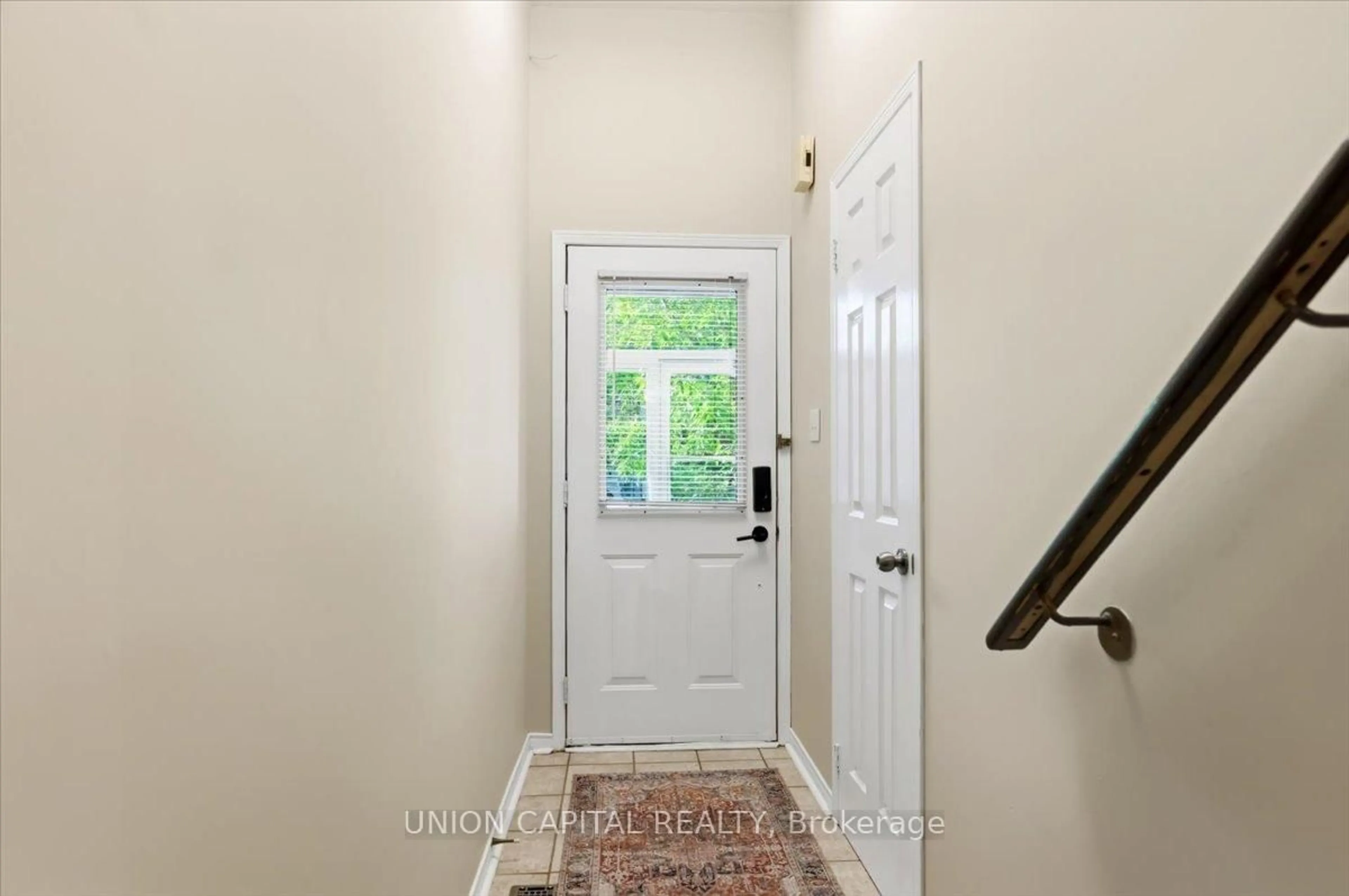 Indoor entryway for 31 Ochalski Rd, Aurora Ontario L4G 7J3