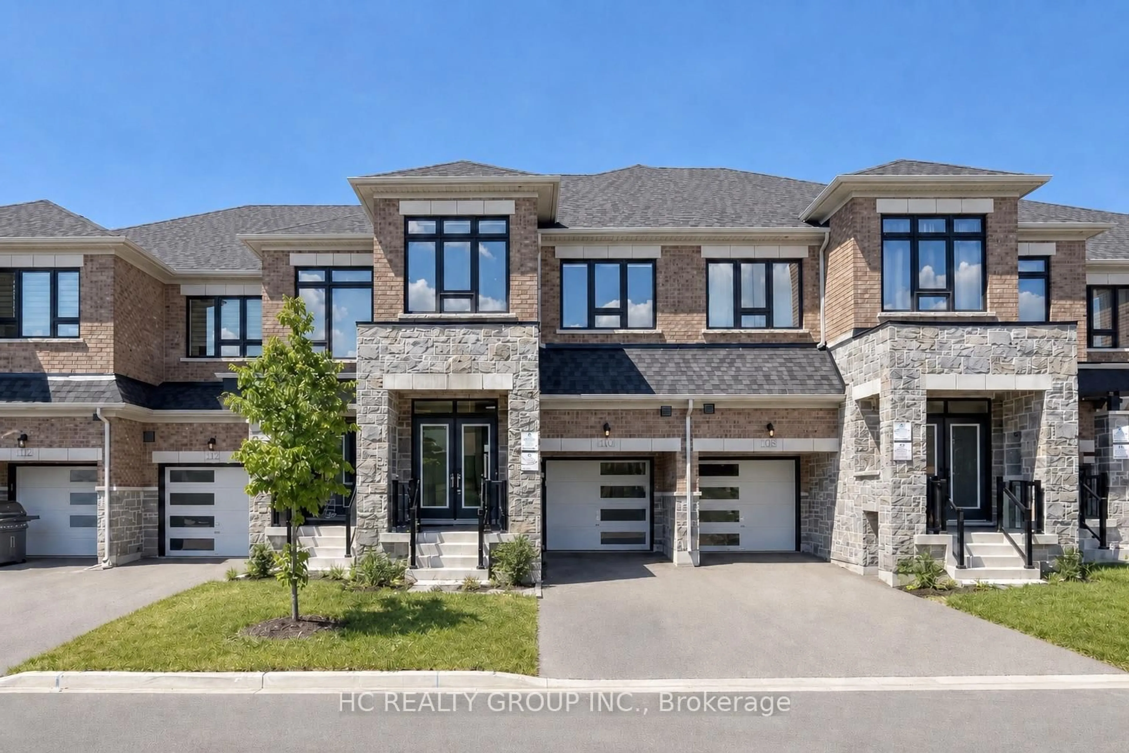 Home with brick exterior material, street for 8 Hewison Ave, Richmond Hill Ontario L4S 0J2