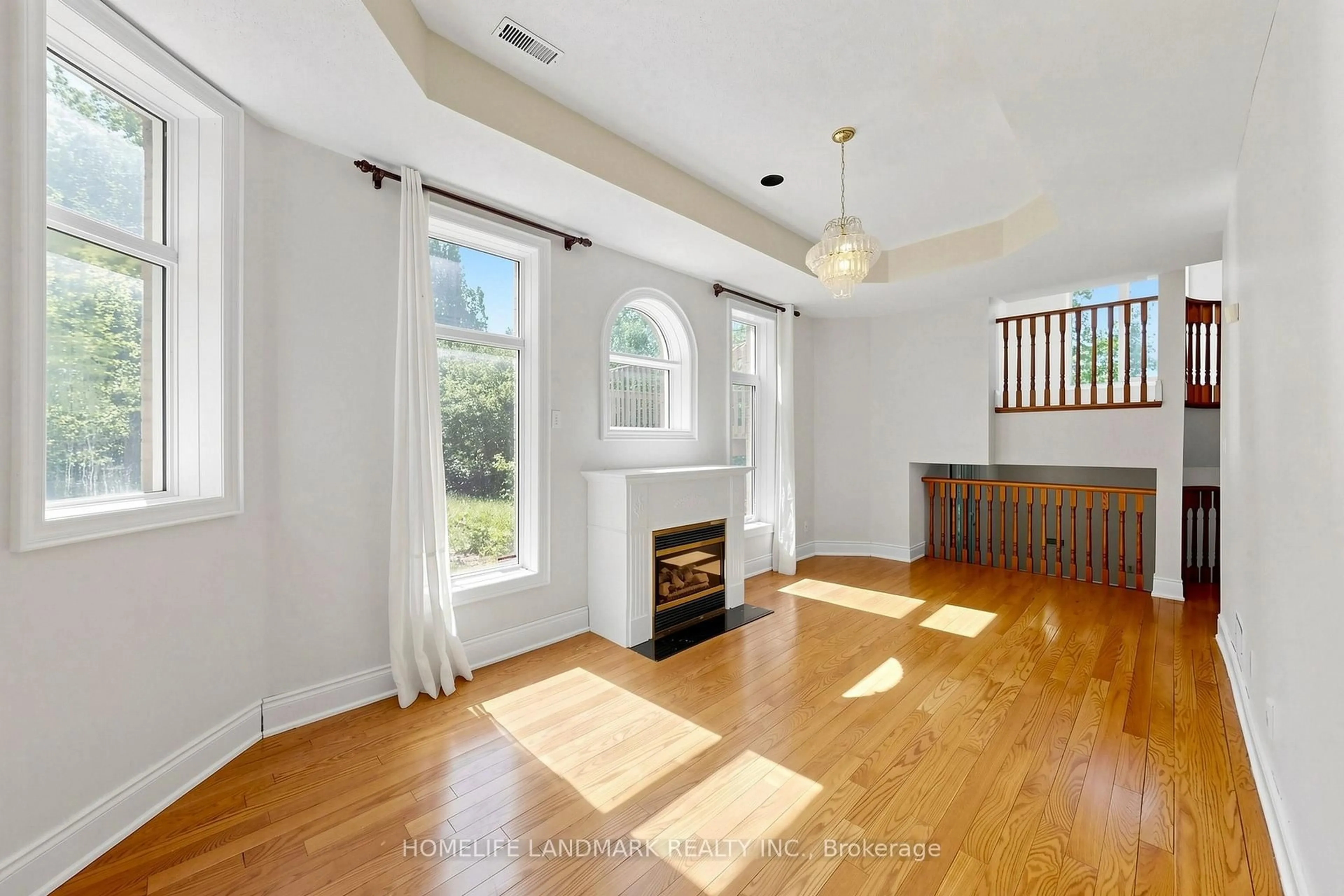 Unknown for 209 Redstone Rd, Richmond Hill Ontario L4S 2E2