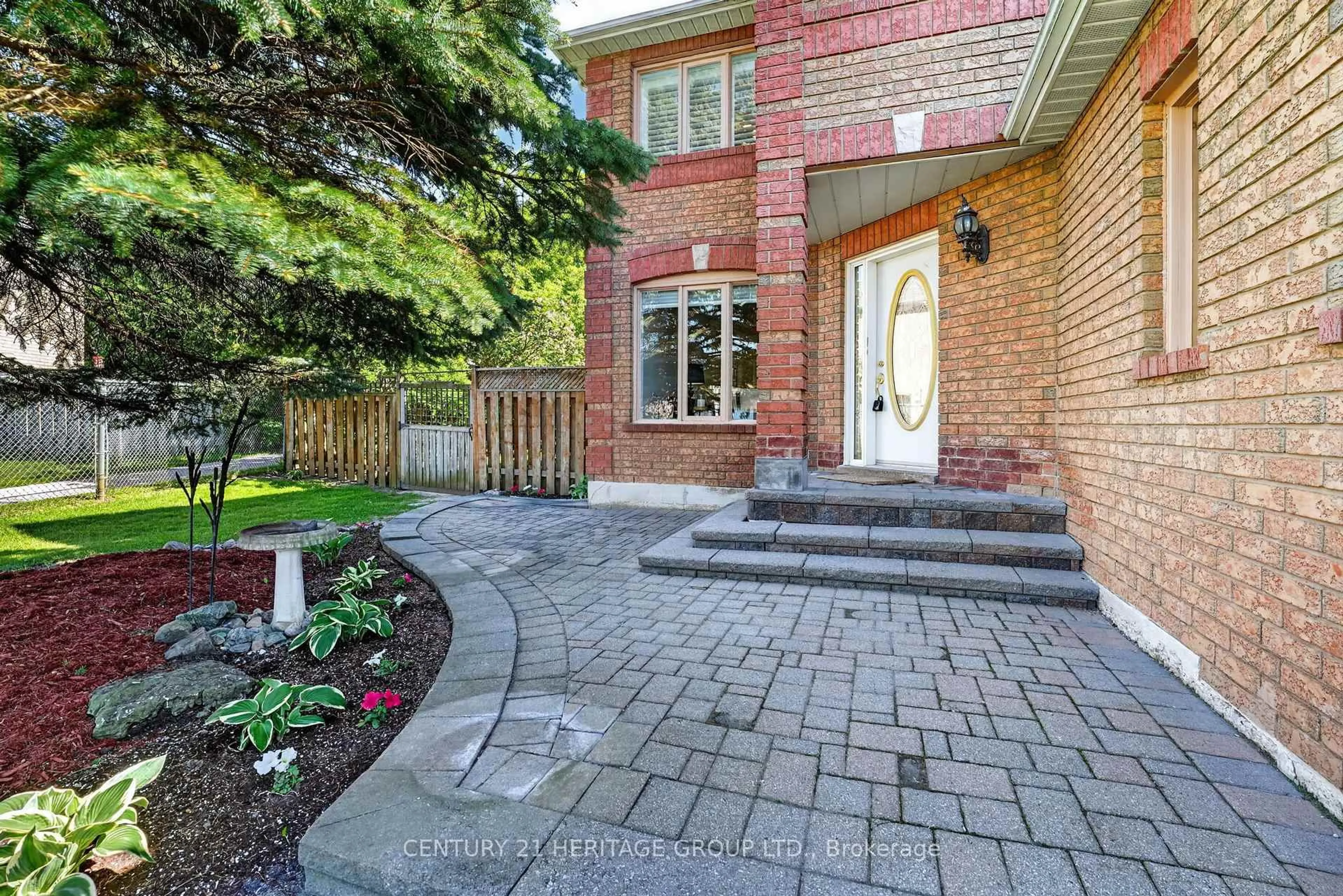 Home with brick exterior material, street for 130 Fletcher St, Bradford West Gwillimbury Ontario L3Z 2Y9