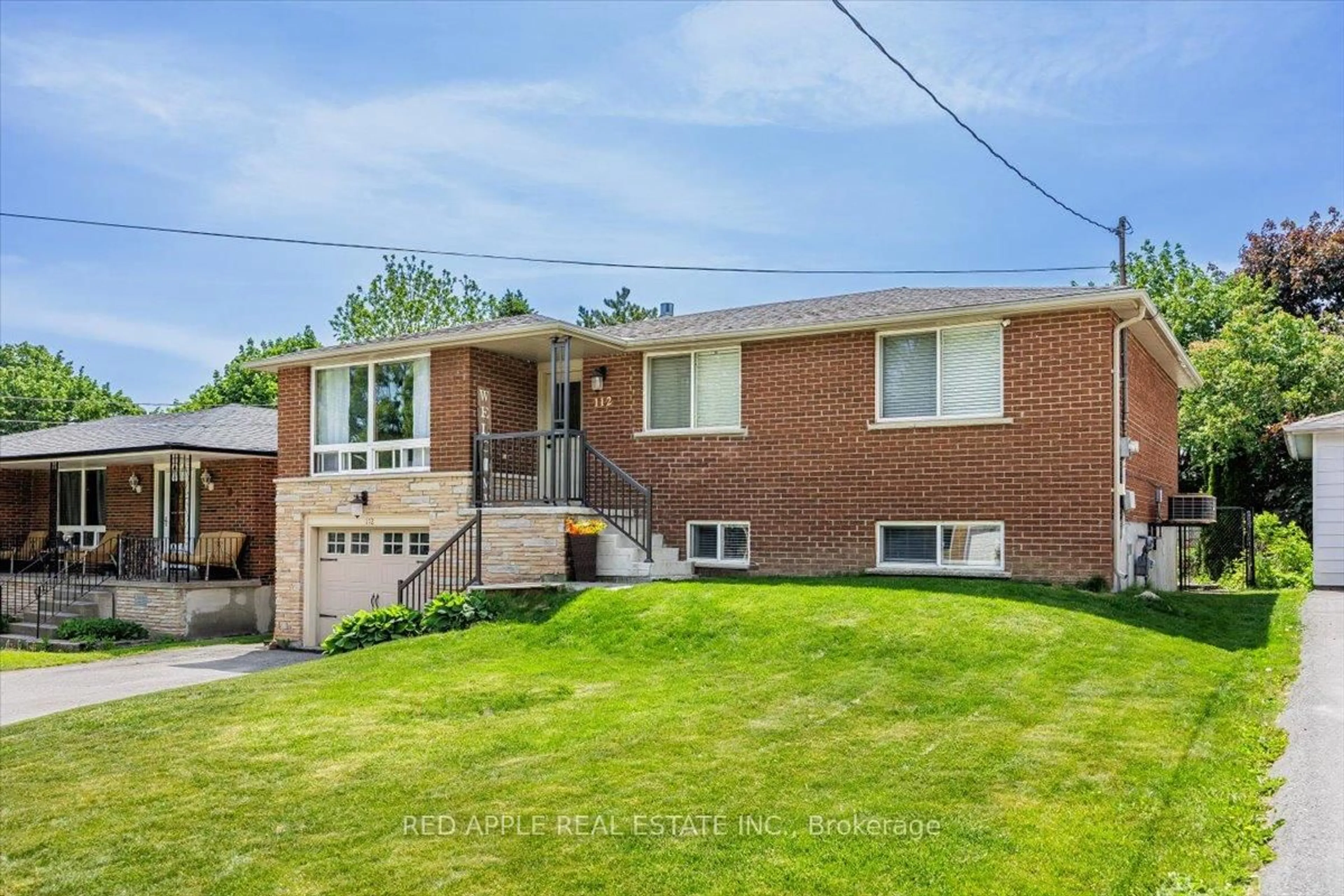 Home with brick exterior material, street for 112 Luxury Ave, Bradford West Gwillimbury Ontario L3Z 1T4