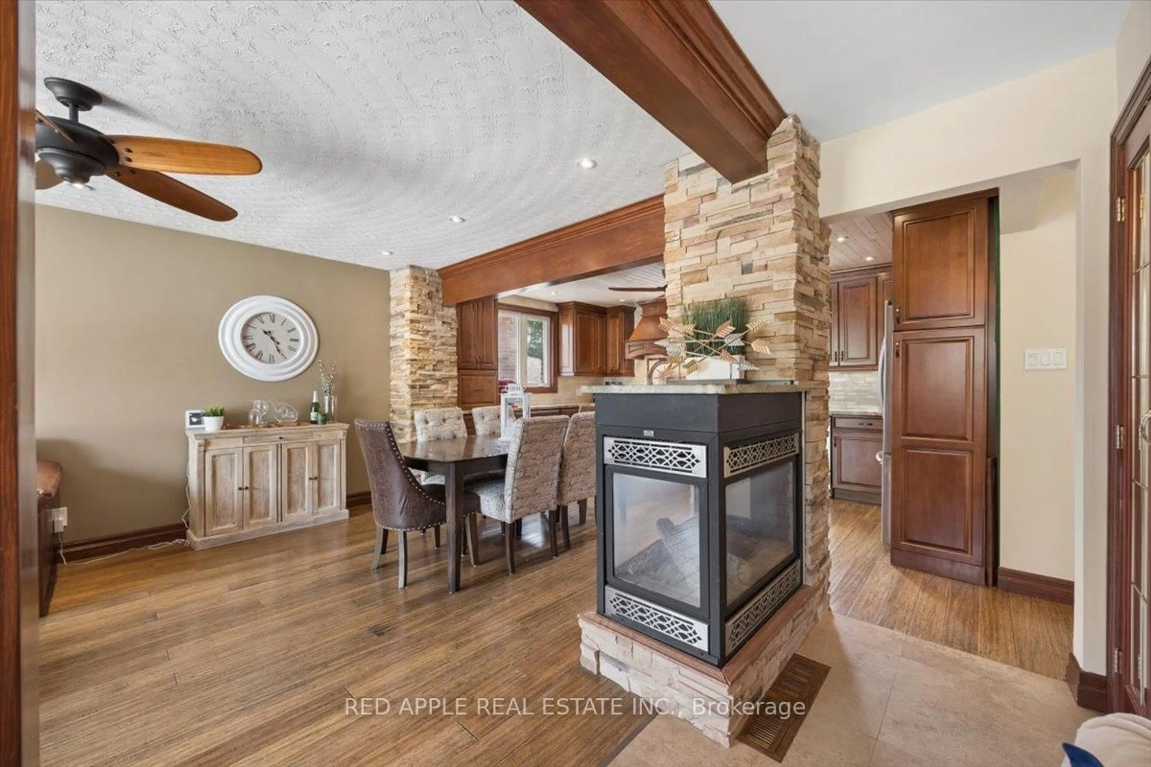 Open concept kitchen, ceramic/tile floor for 112 Luxury Ave, Bradford West Gwillimbury Ontario L3Z 1T4