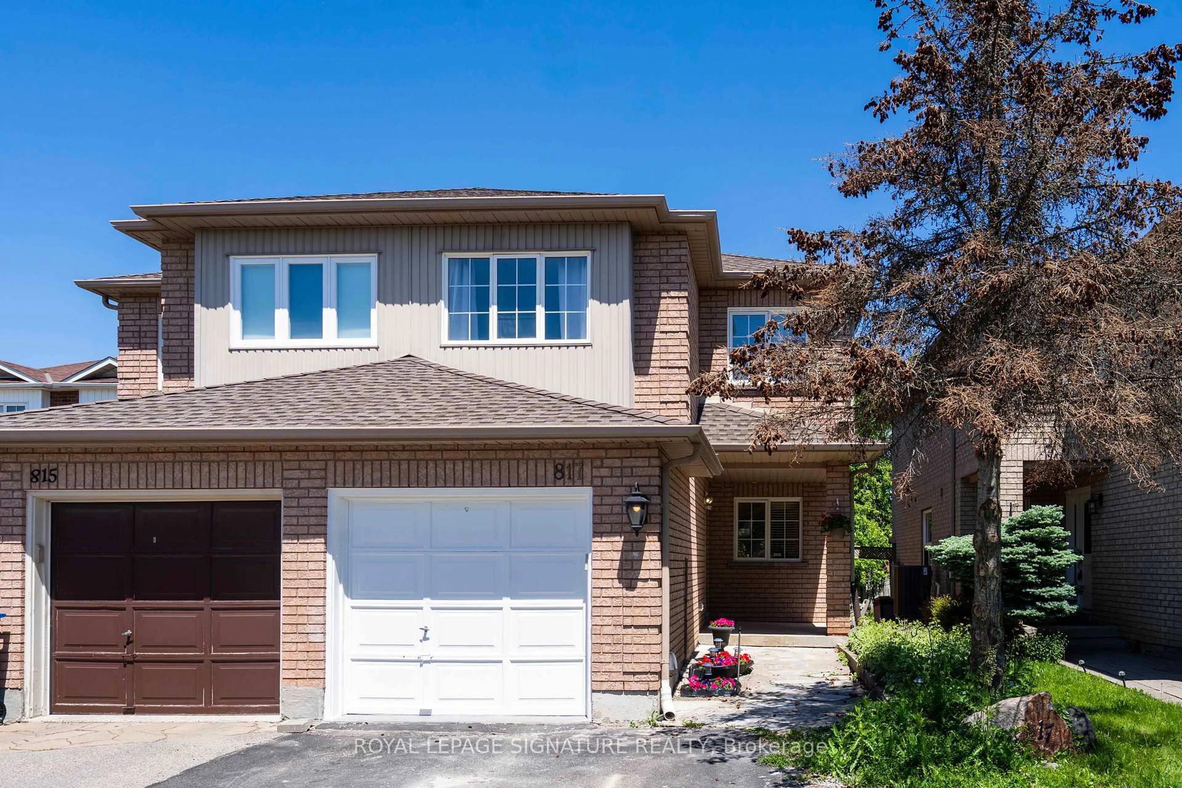 Home with brick exterior material, street for 817 Pucks Pl, Newmarket Ontario L3X 2K8