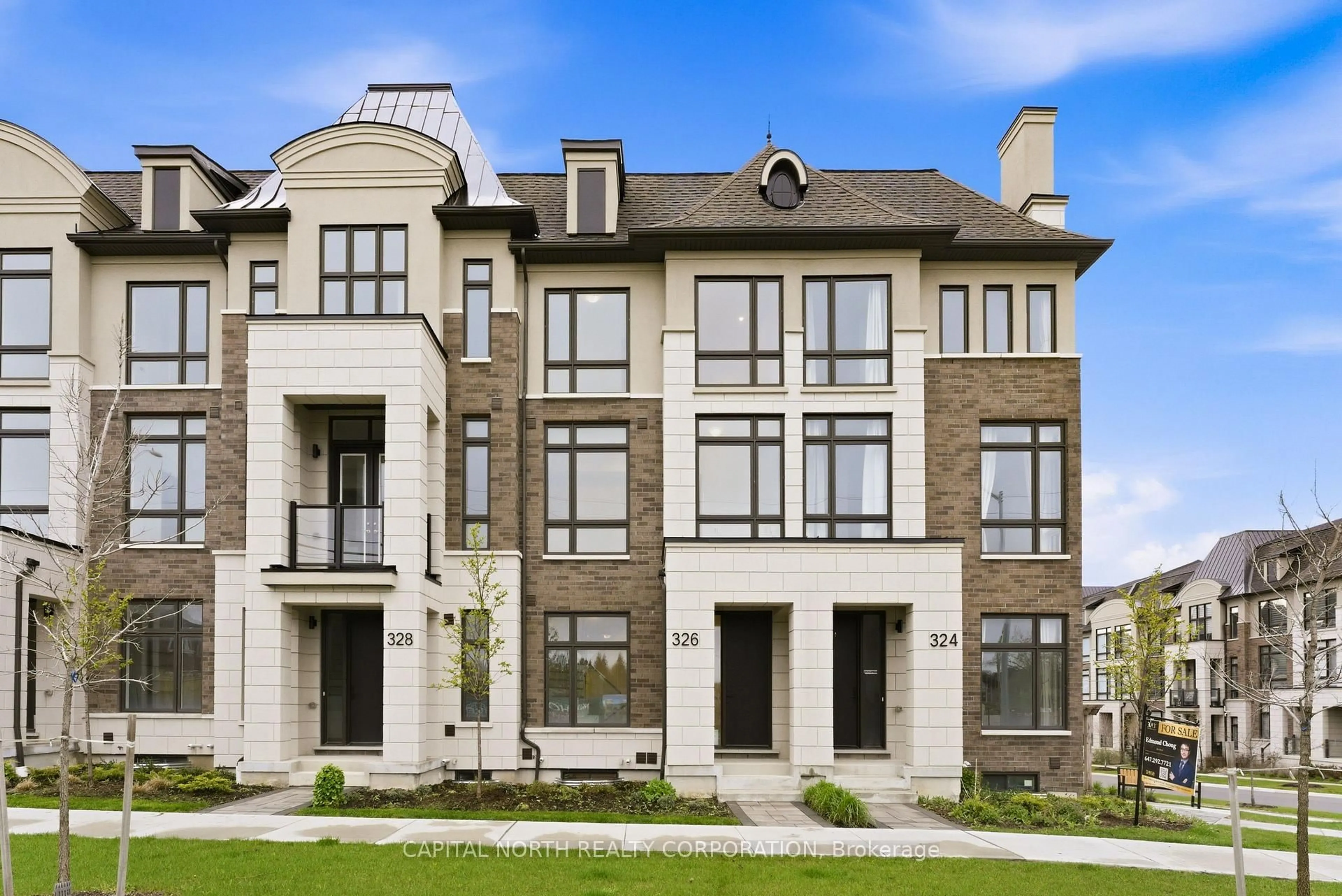 Home with brick exterior material, unknown for 326 King Rd, Richmond Hill Ontario L4E 1L4
