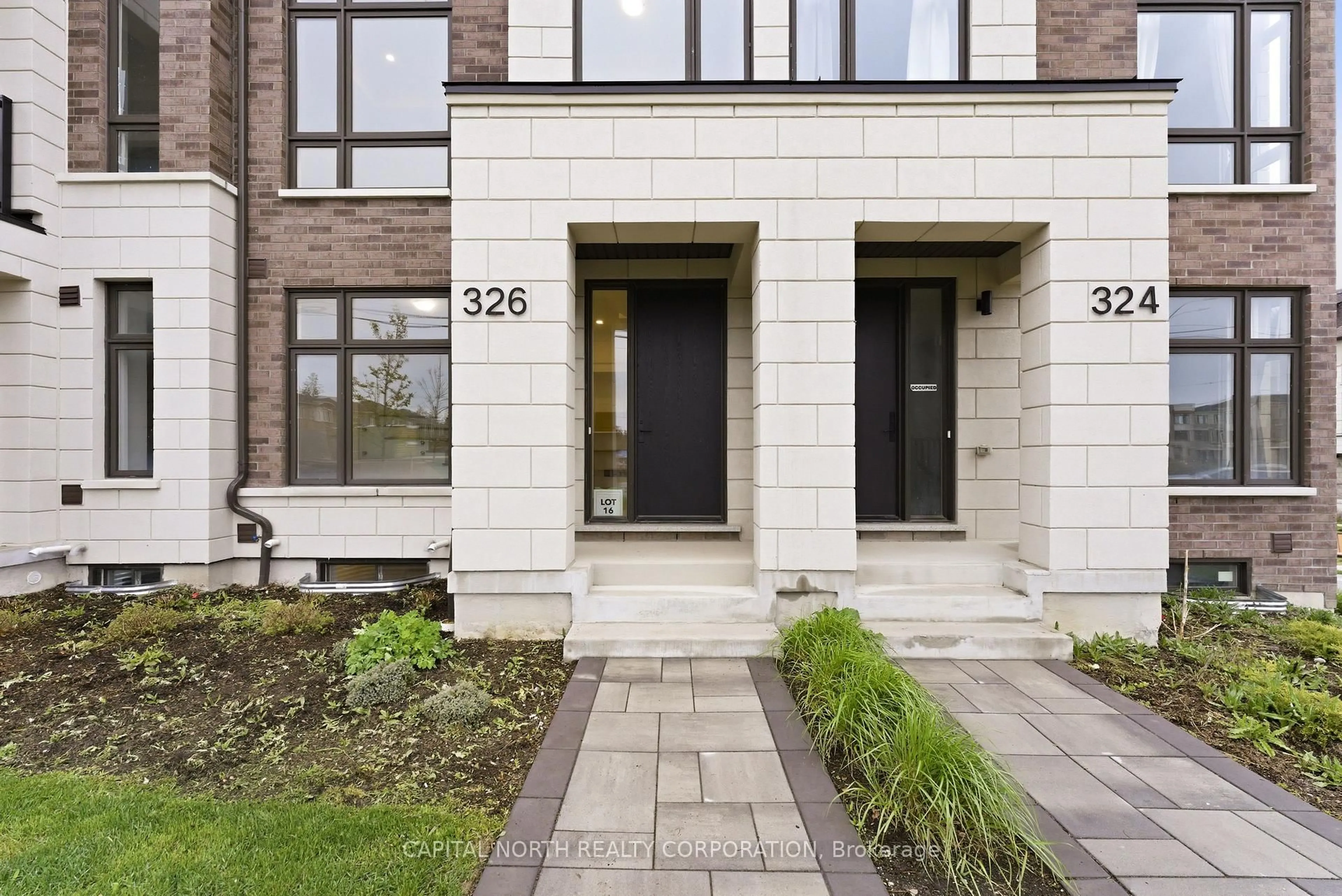 Home with brick exterior material, street for 326 King Rd, Richmond Hill Ontario L4E 1L4
