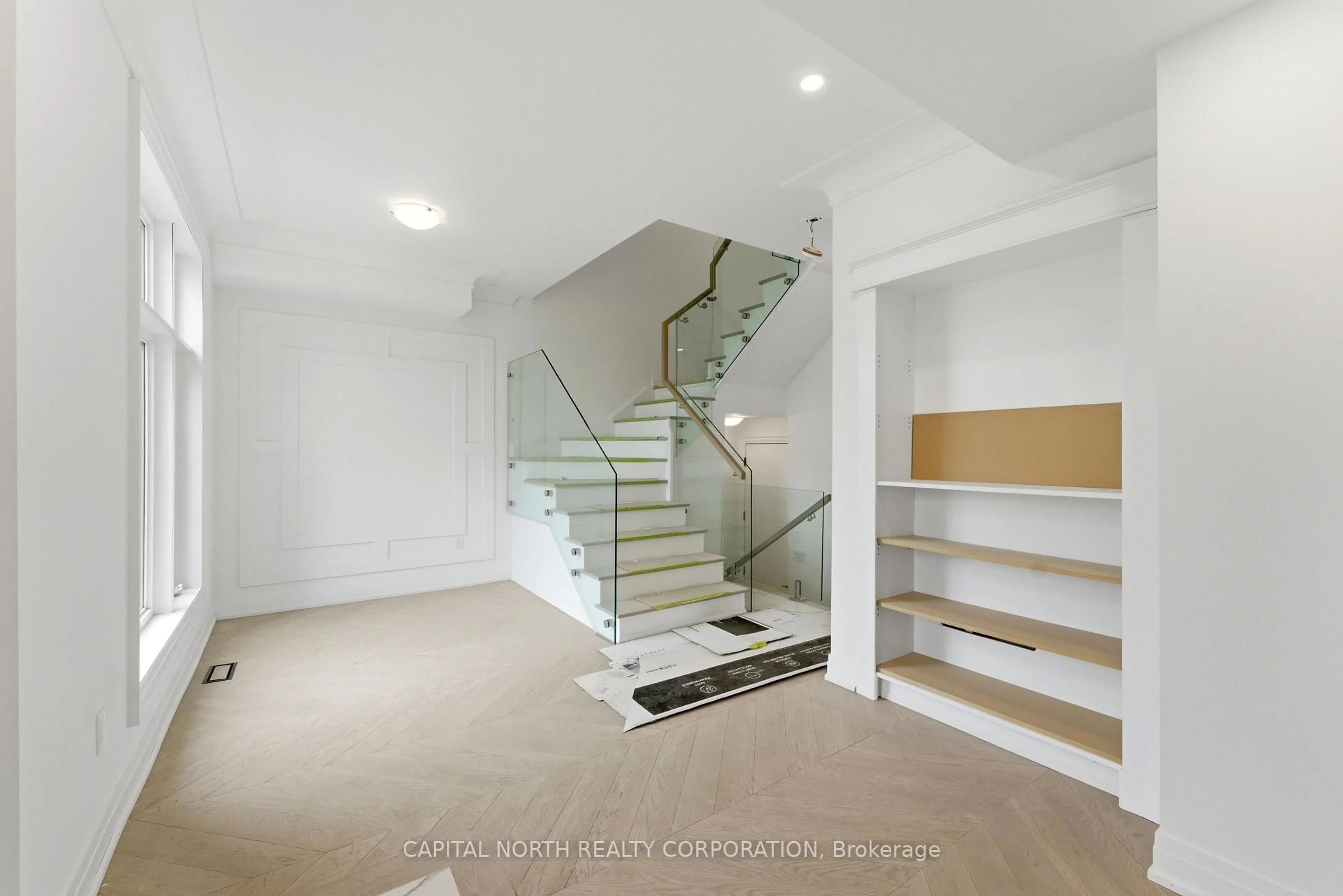 Stairs for 326 King Rd, Richmond Hill Ontario L4E 1L4