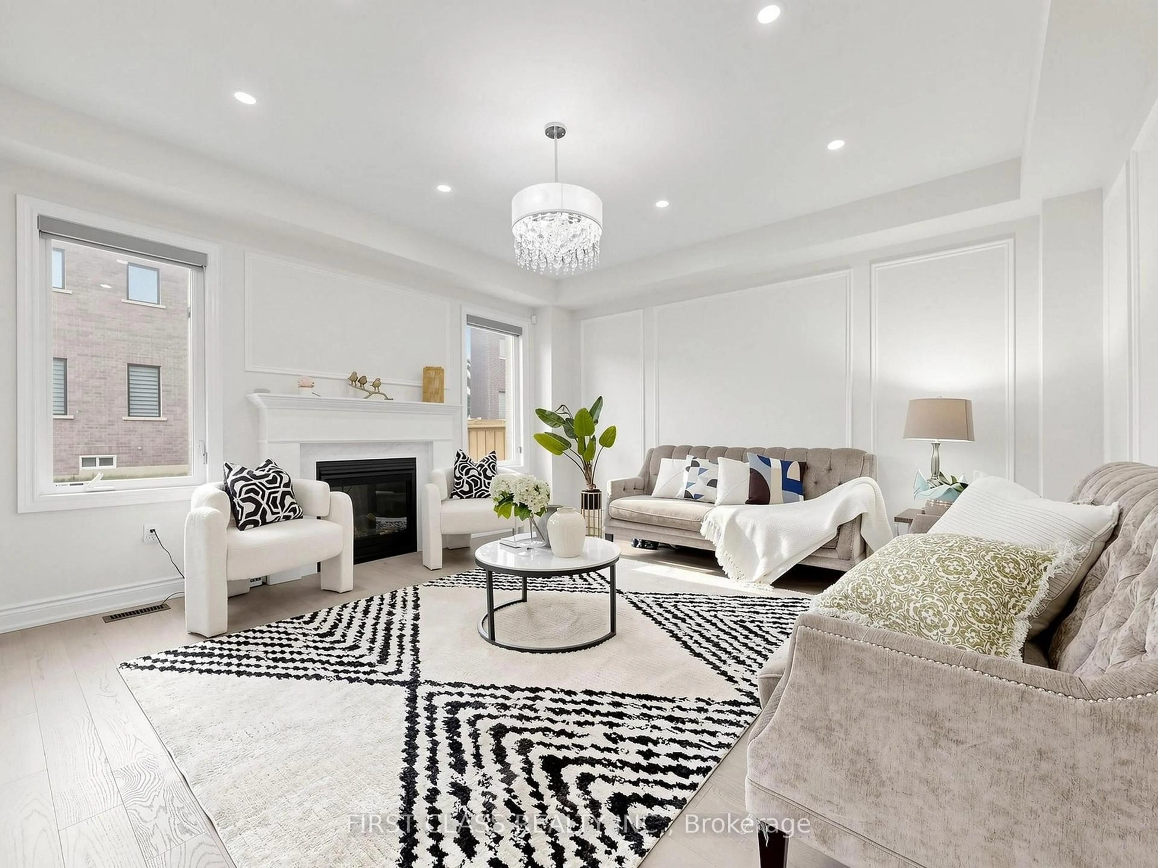 Living room with furniture, unknown for 58 Current Dr, Richmond Hill Ontario L4S 0M8