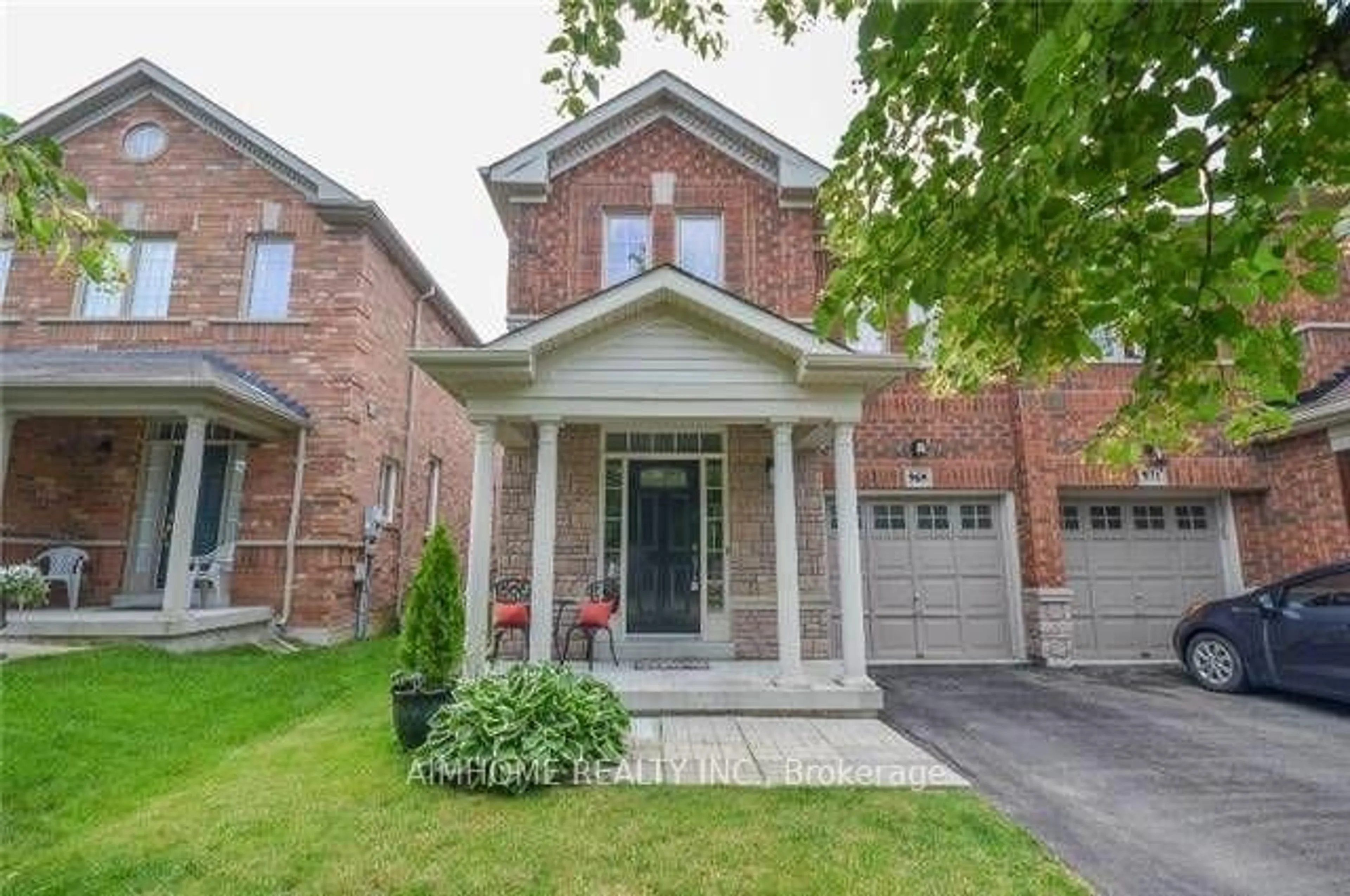 Home with brick exterior material, street for 969 Oaktree Cres, Newmarket Ontario L3X 2Z2