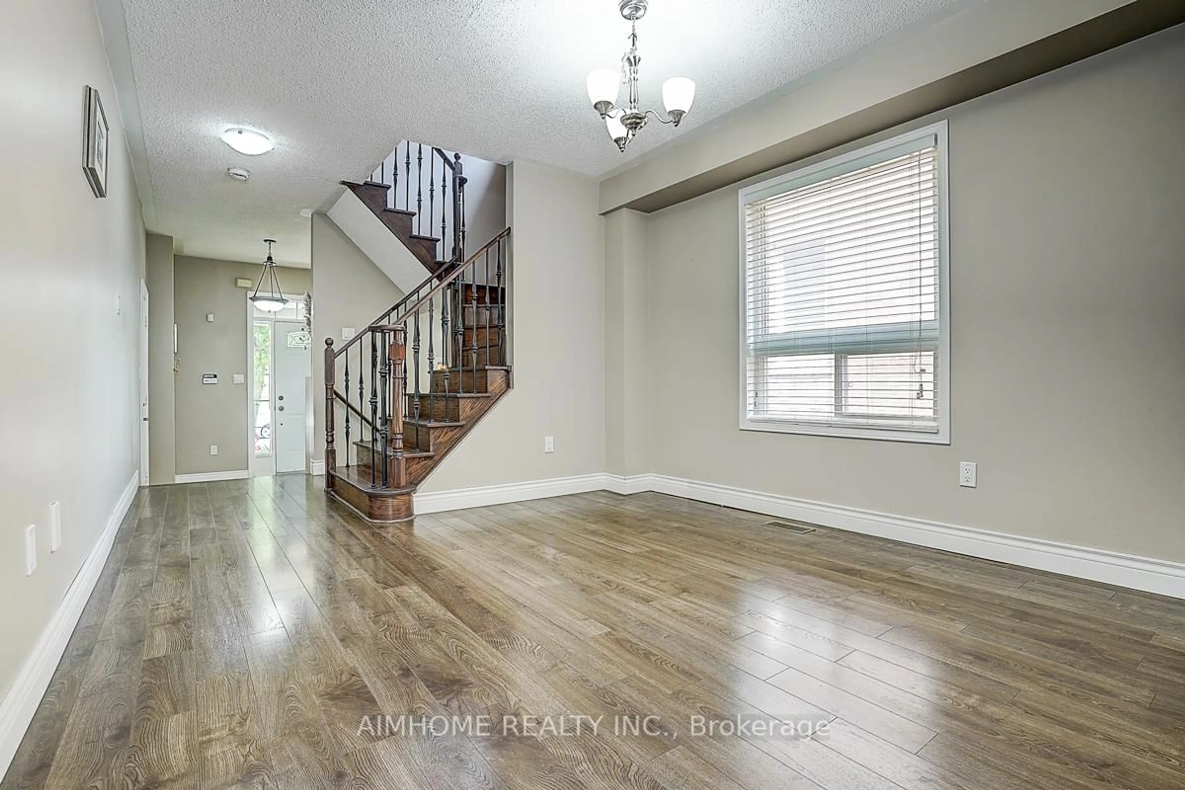 Unknown for 969 Oaktree Cres, Newmarket Ontario L3X 2Z2