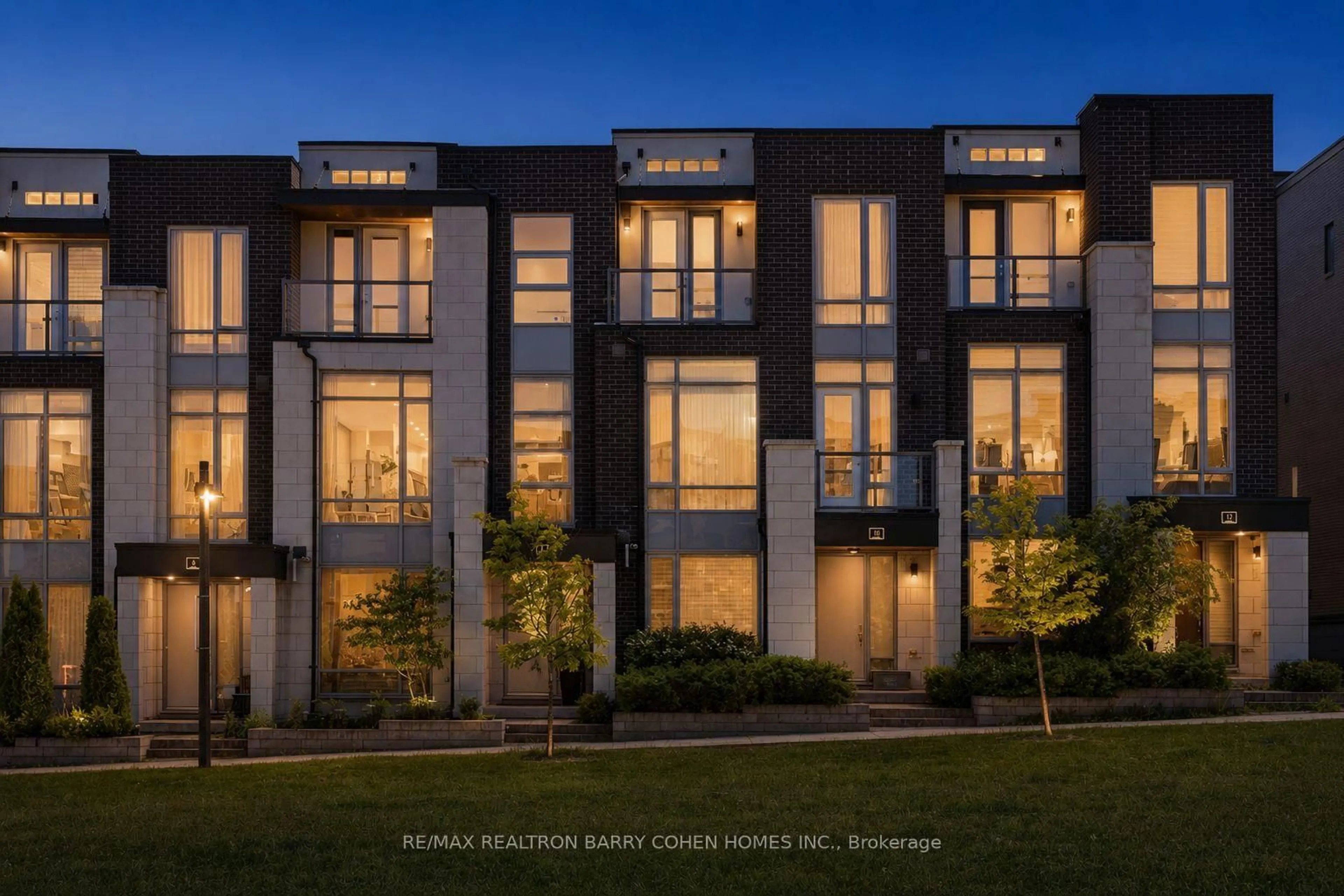Home with brick exterior material, building for 8 Heriot Pl, Vaughan Ontario L6A 4Z6