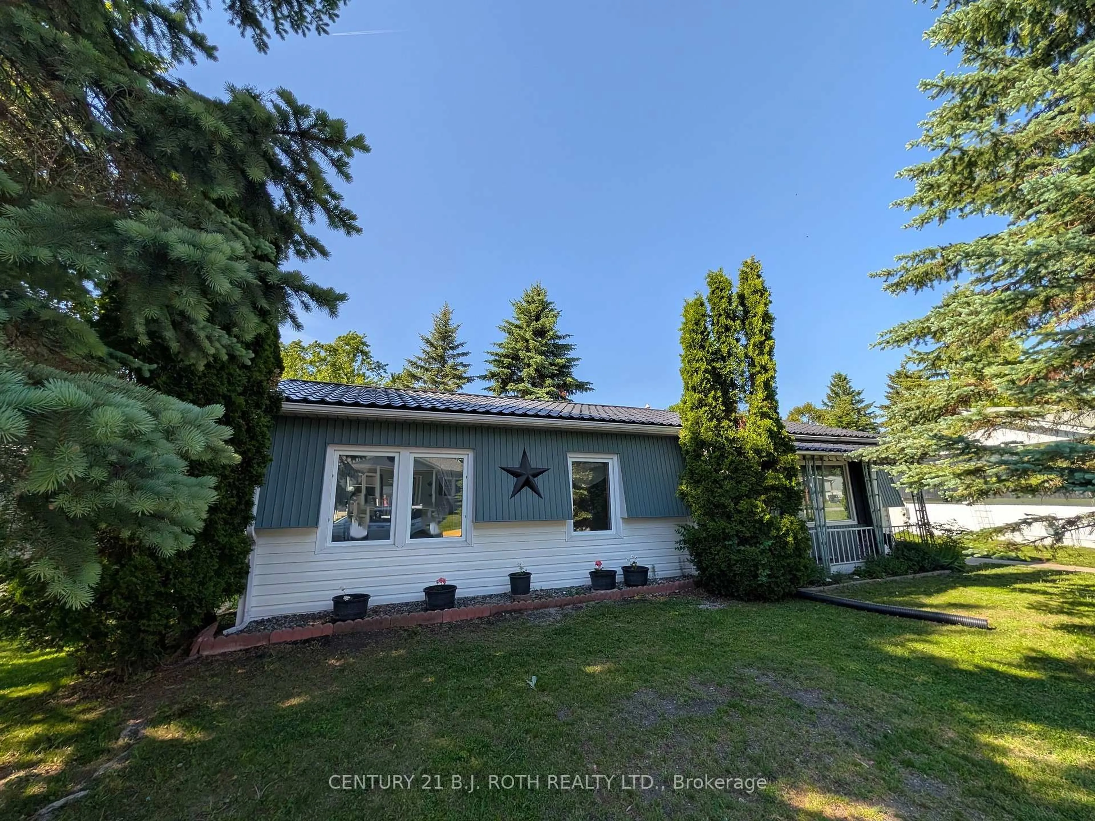 A pic from outside/outdoor area/front of a property/back of a property/a pic from drone, unknown for 66 Linden Lane, Innisfil Ontario L9S 1P2