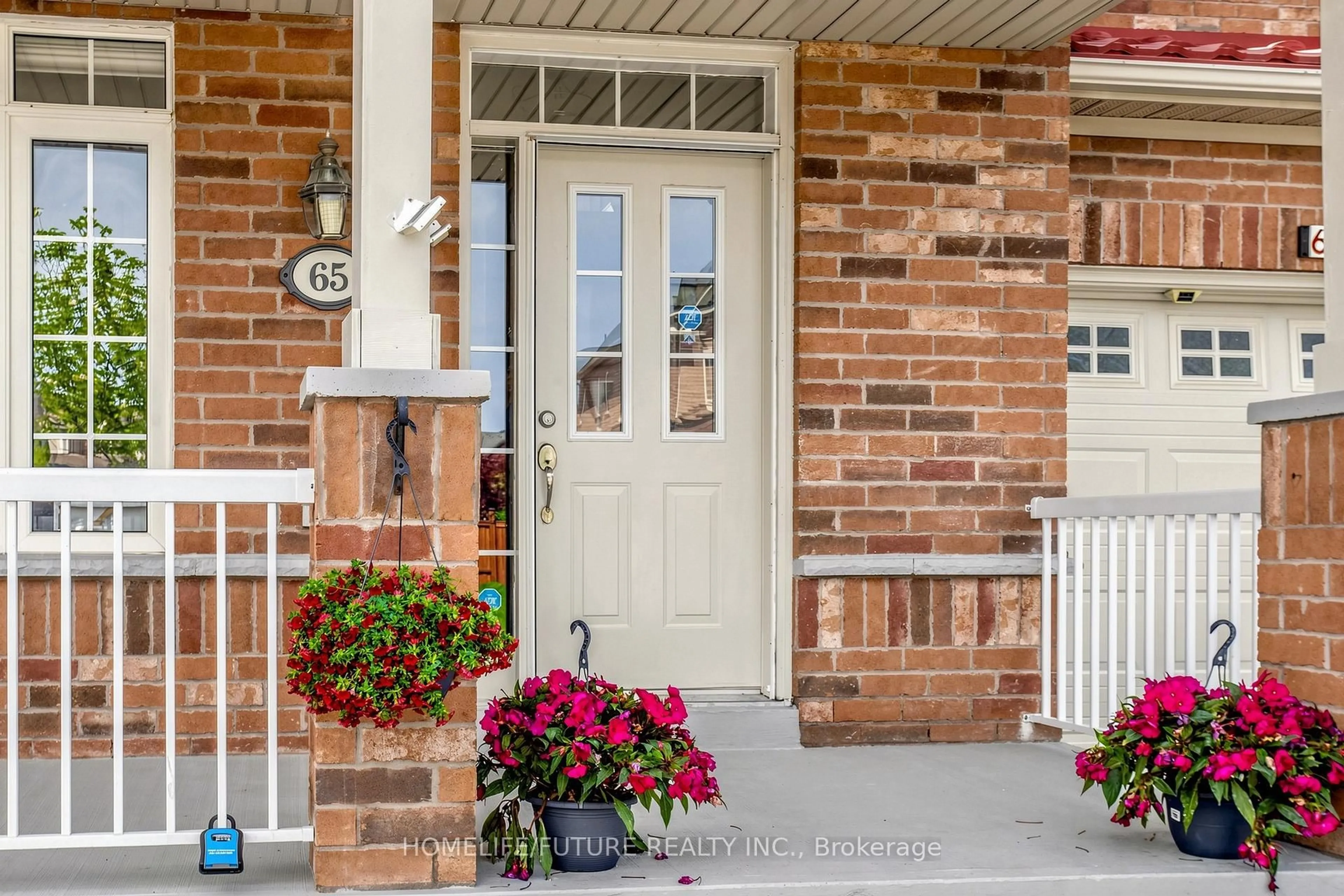 Indoor entryway for 65 Maple Ridge Cres, Markham Ontario L6E 1V2