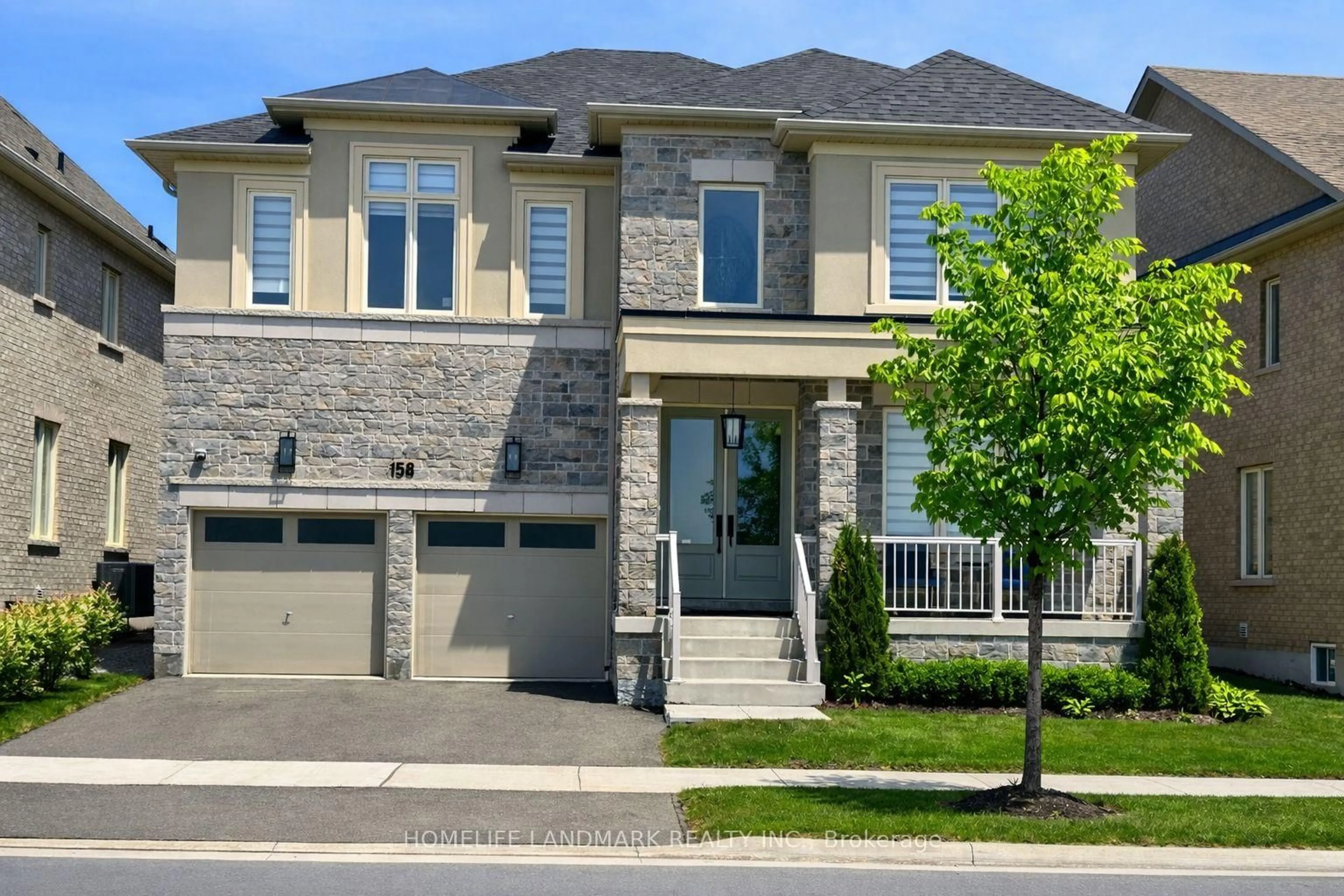 Home with brick exterior material, street for 158 Walter English Dr, East Gwillimbury Ontario L9N 0Y8