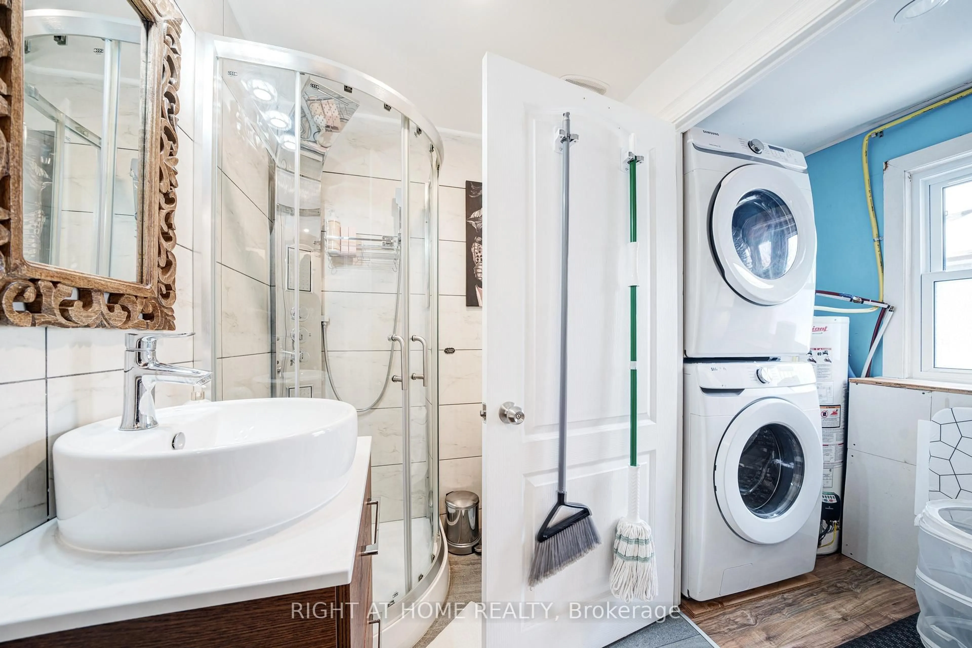 Contemporary bathroom, ceramic/tile floor for 2020 Kate Ave, Innisfil Ontario L9S 1Y2