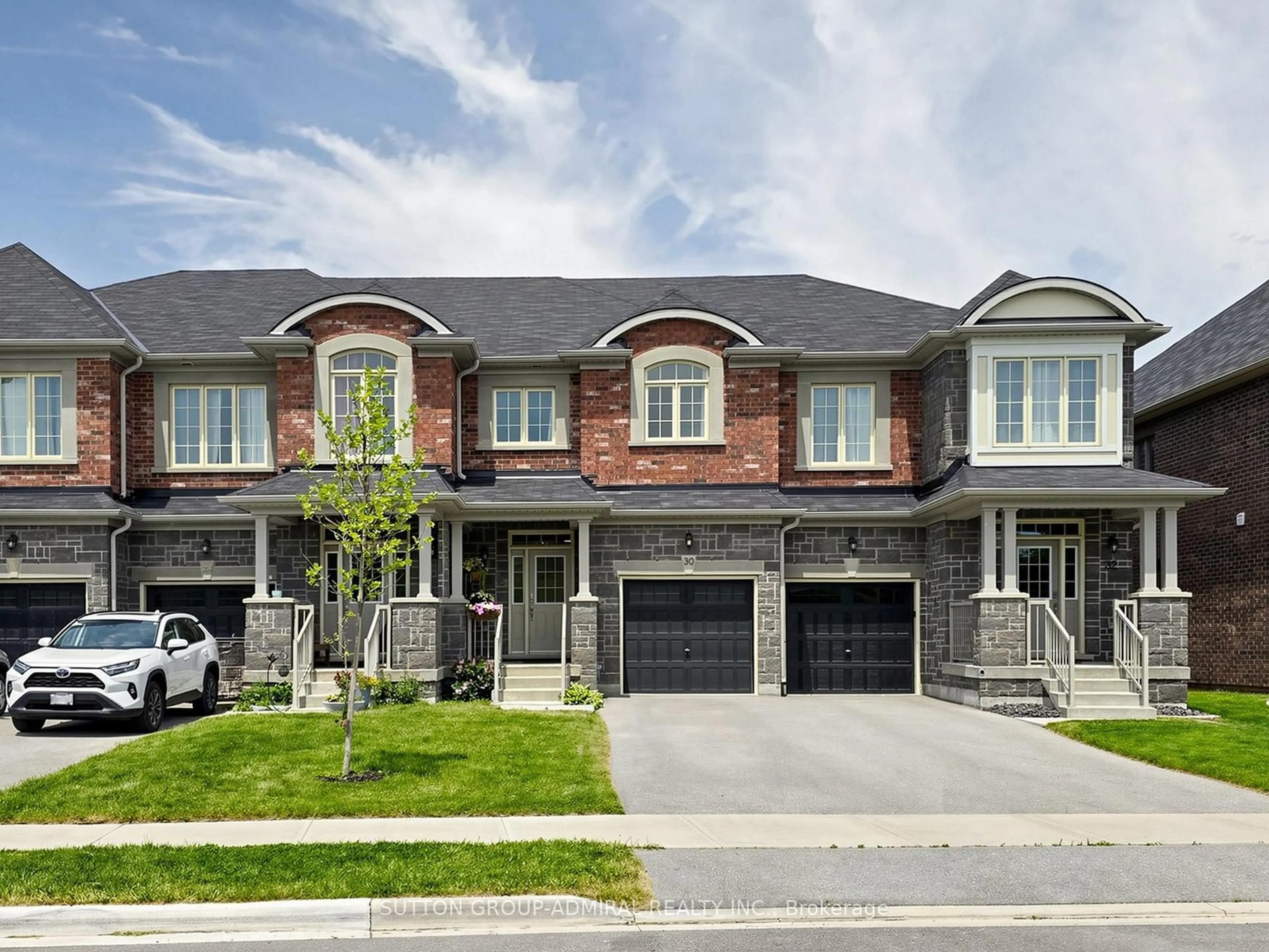 Home with brick exterior material, street for 30 Cupples Farm Lane, East Gwillimbury Ontario L0G 1M0