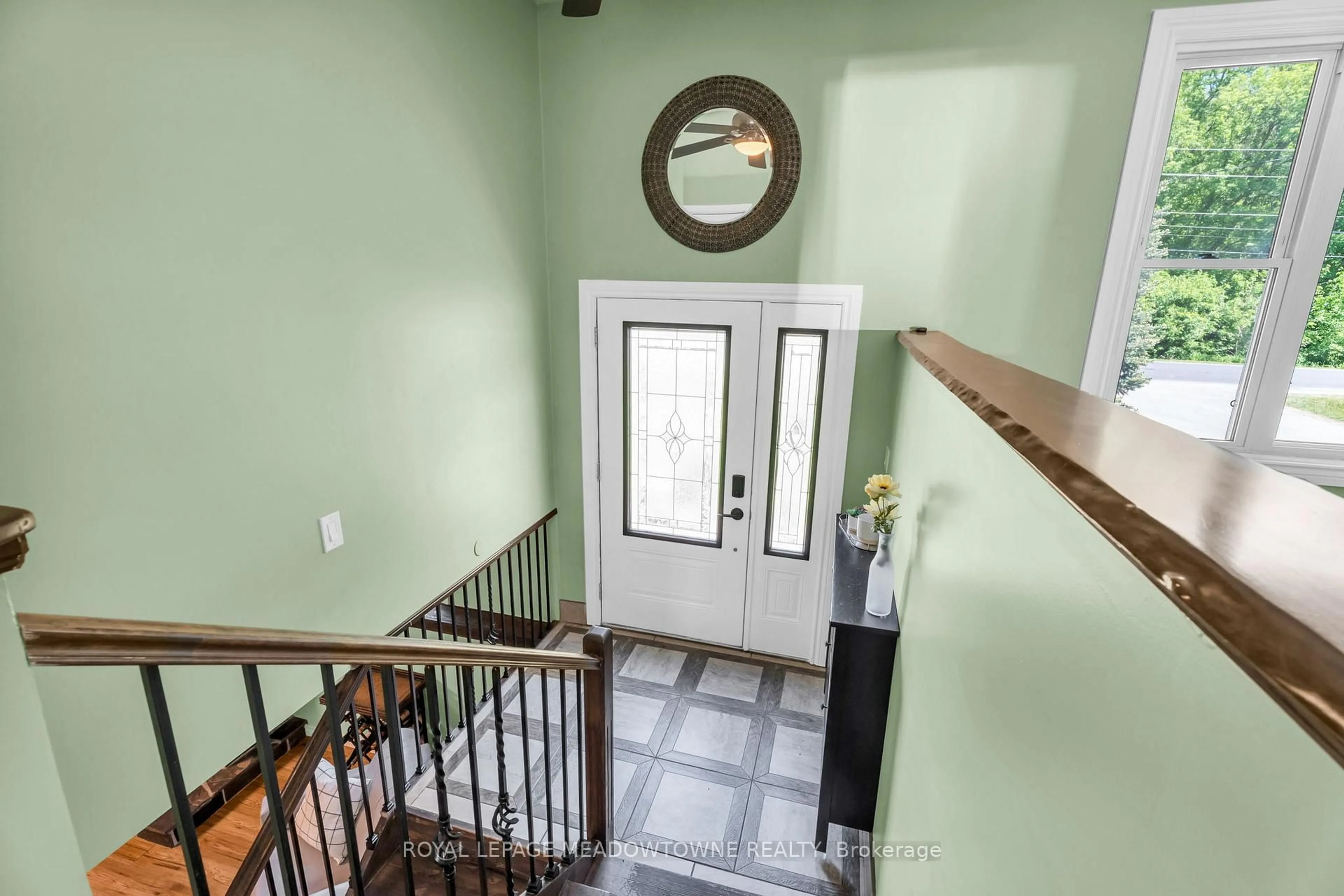 Indoor entryway for 6 Wales Ave, Adjala-Tosorontio Ontario L0M 1J0