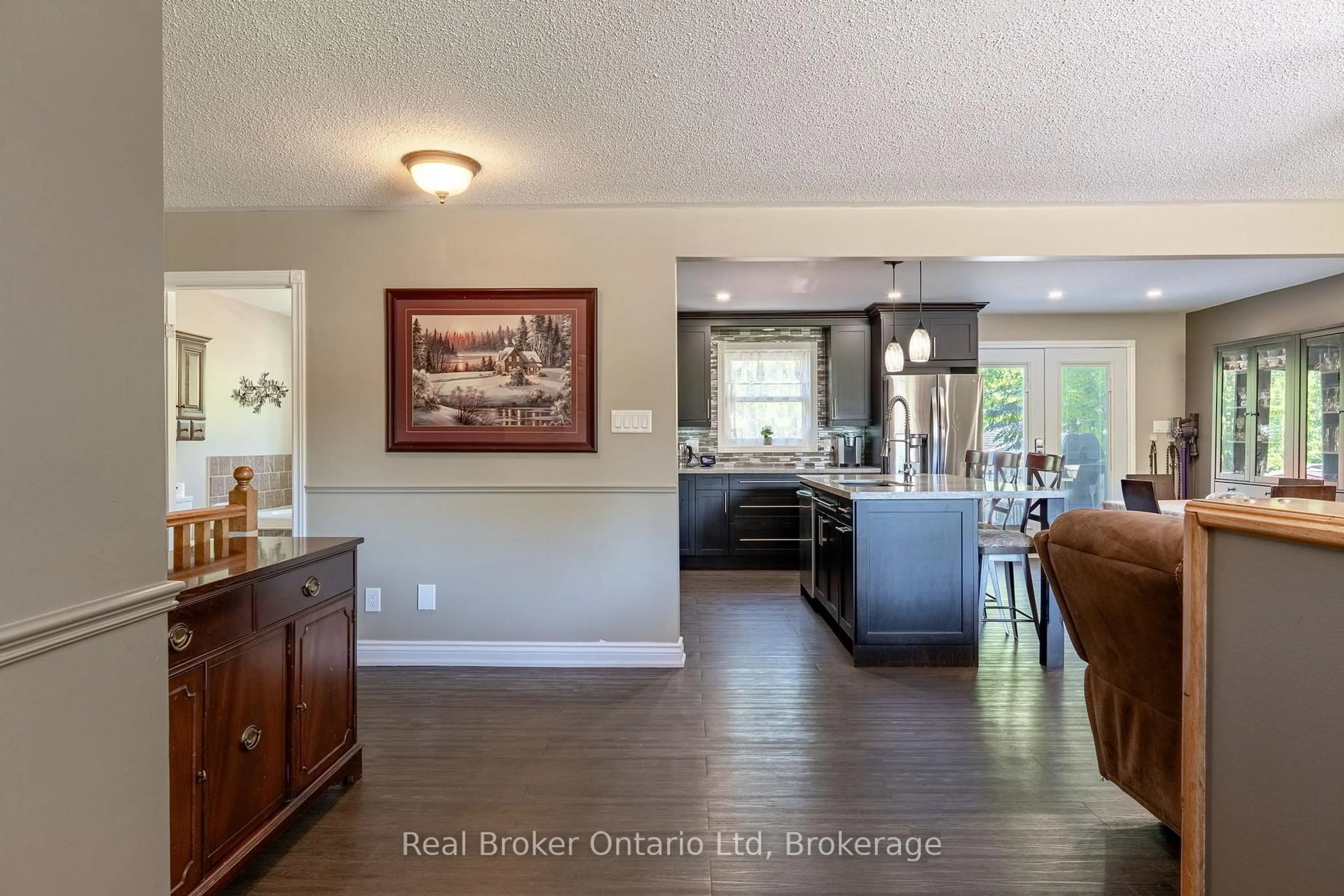 Open concept kitchen, unknown for 1032 Cameron St, Innisfil Ontario L0L 1W0