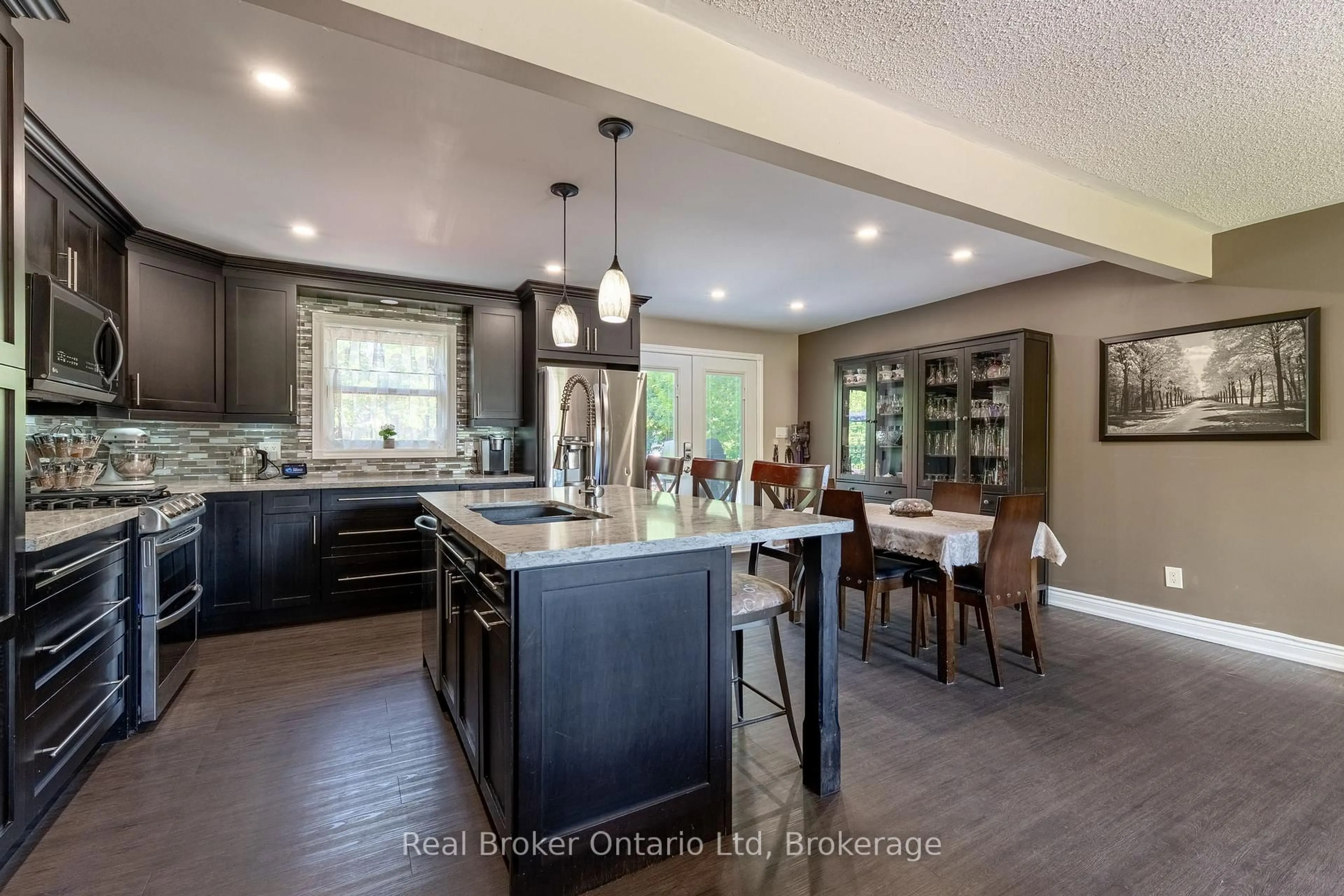 Open concept kitchen, unknown for 1032 Cameron St, Innisfil Ontario L0L 1W0