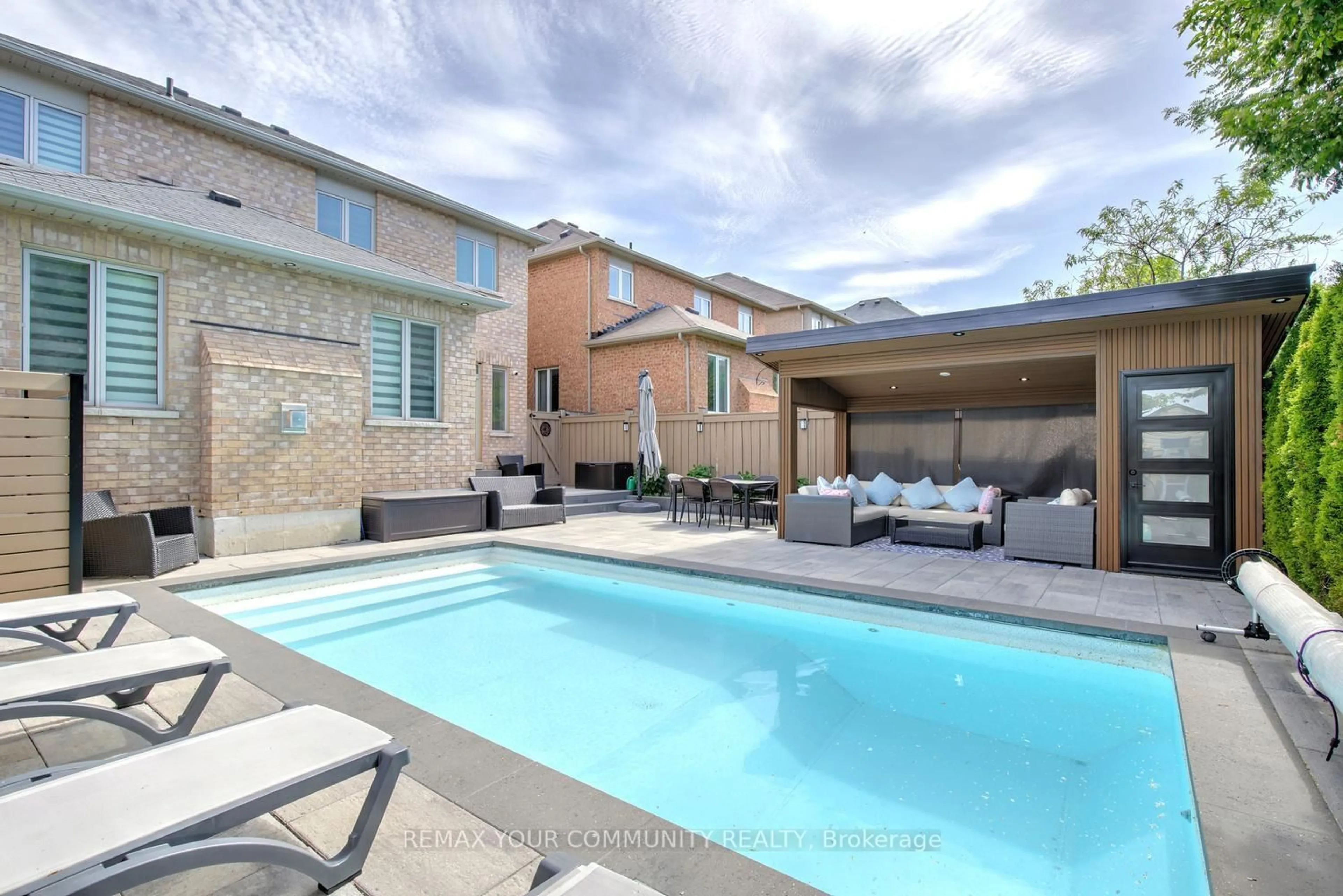 Pool for 16 Muret Cres, Vaughan Ontario L6A 4S4