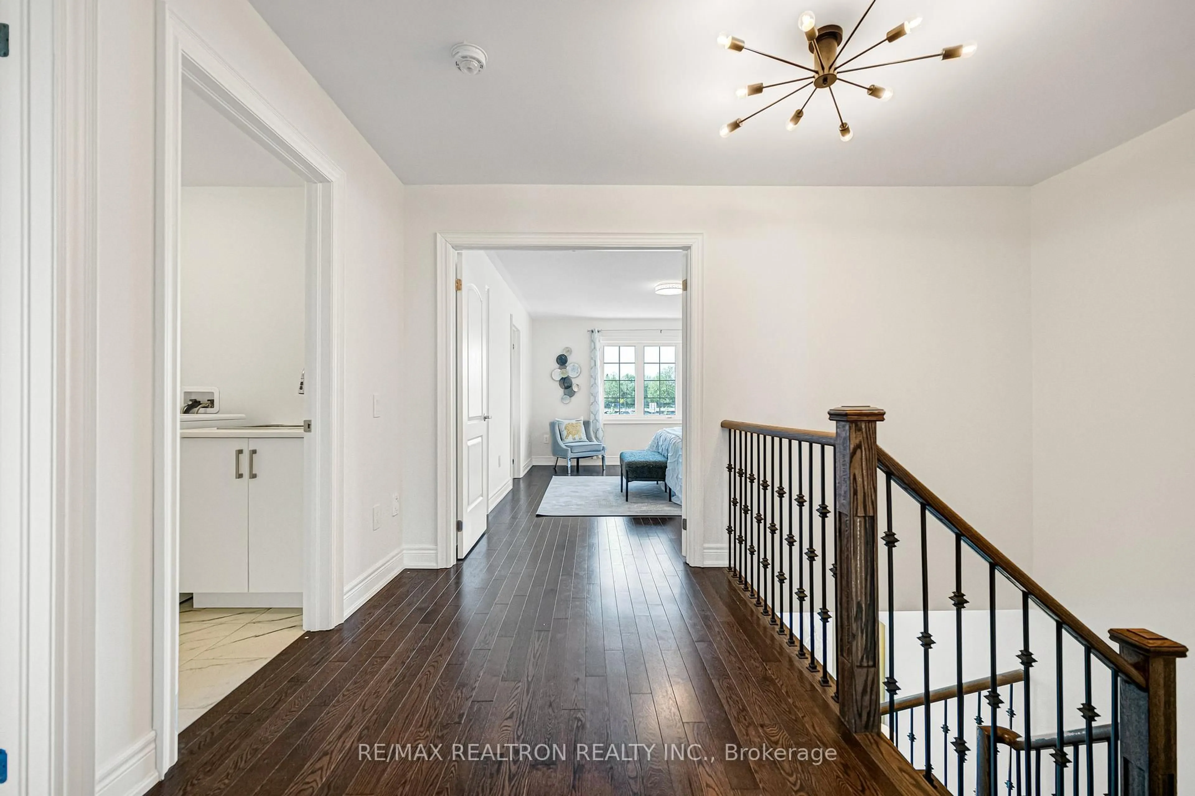 Indoor entryway for 235 Jim Mortson Dr, East Gwillimbury Ontario L9N 0Z3