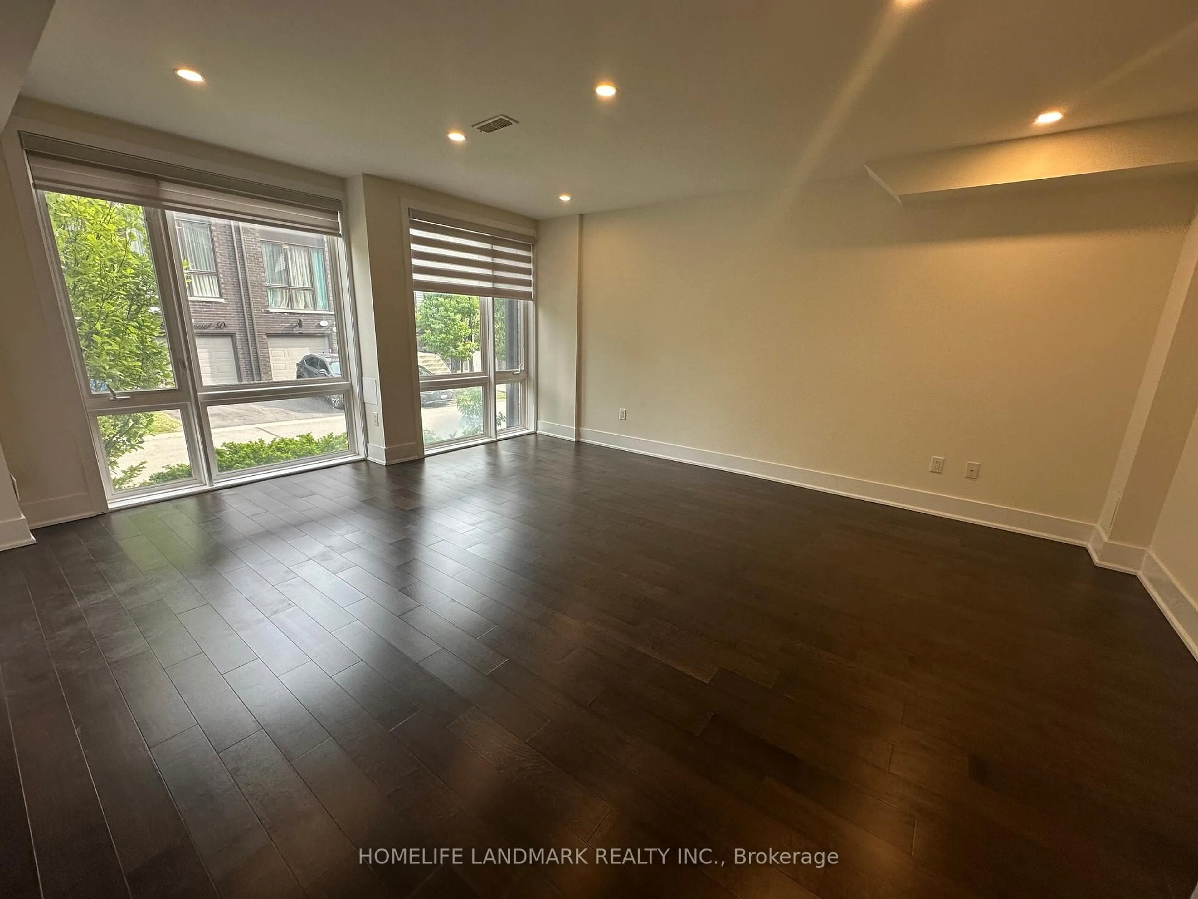 A pic of a room for 27 Thorncrest Dr, Vaughan Ontario L4J 0K1