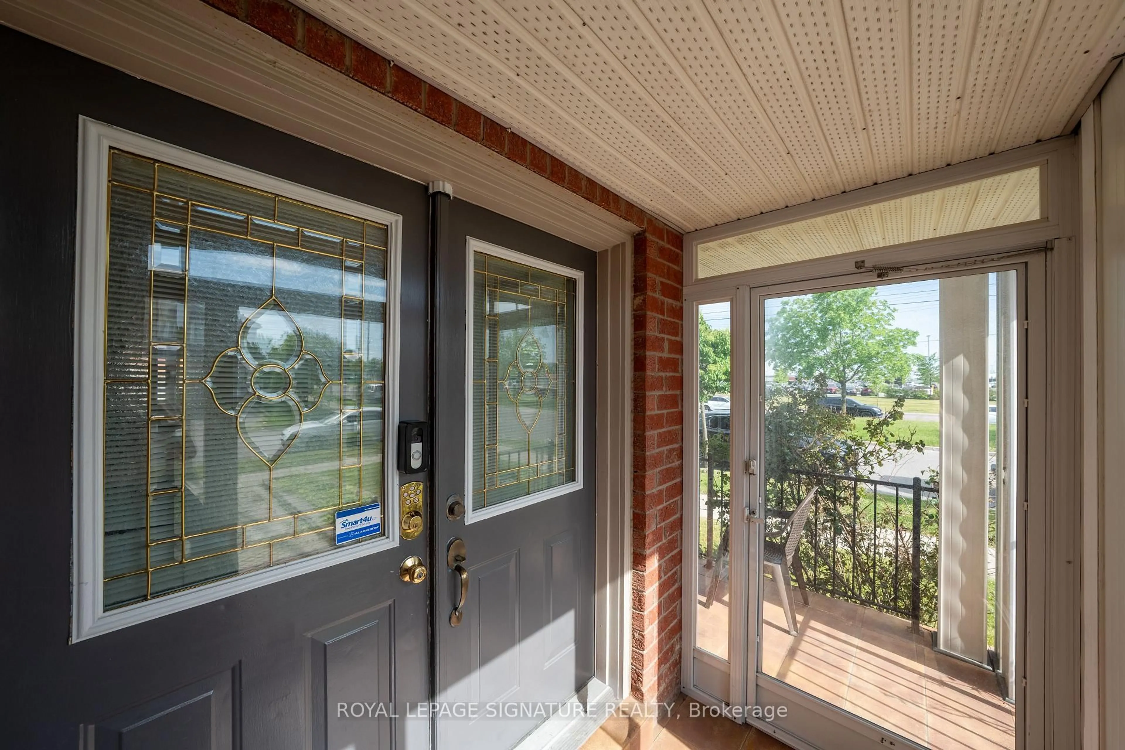 Indoor entryway for 1 Holloway Rd, Markham Ontario L3S 4P4