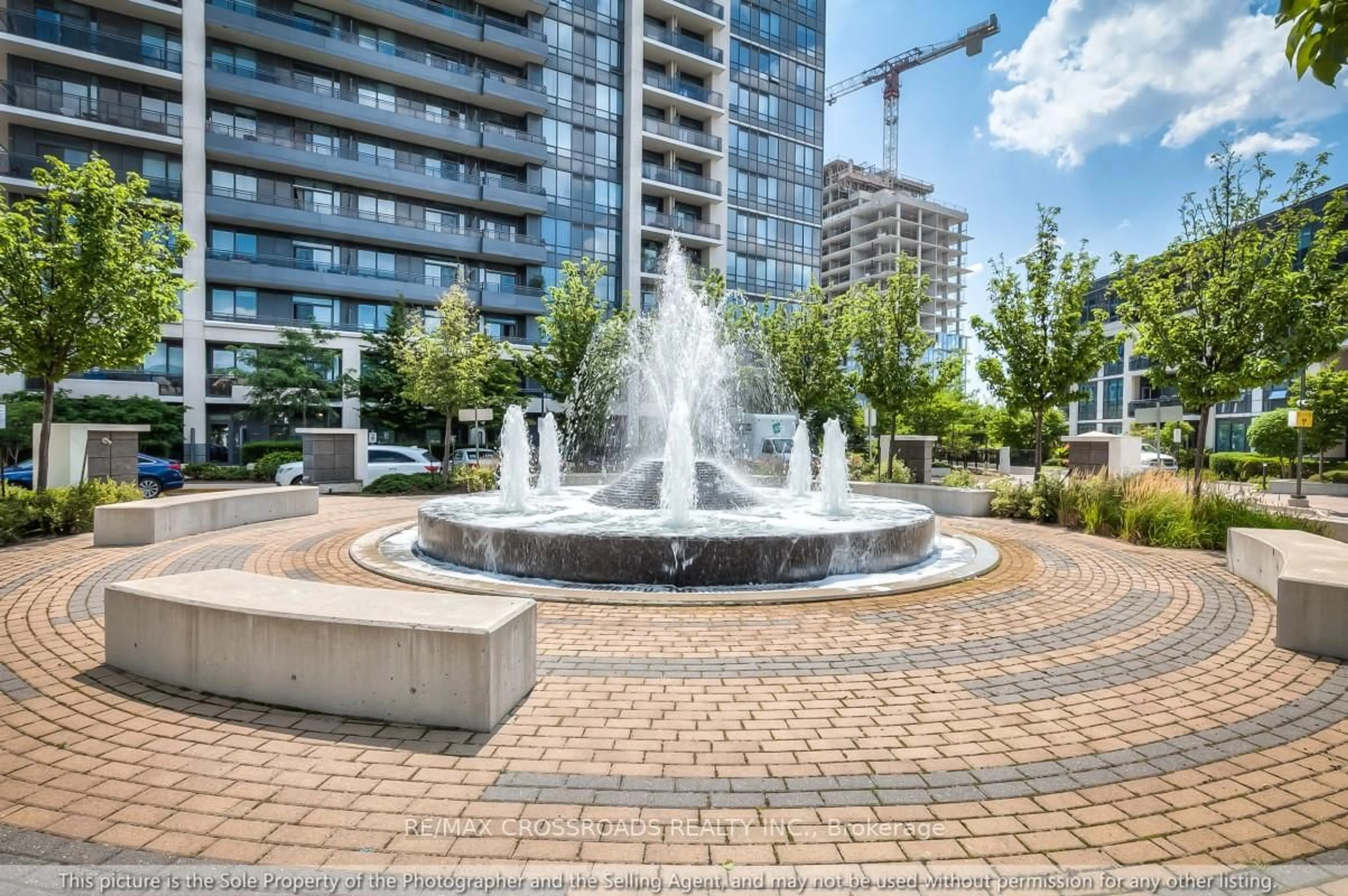 Patio, street for 85 North Park Rd #LPH 06, Vaughan Ontario L4J 0H9