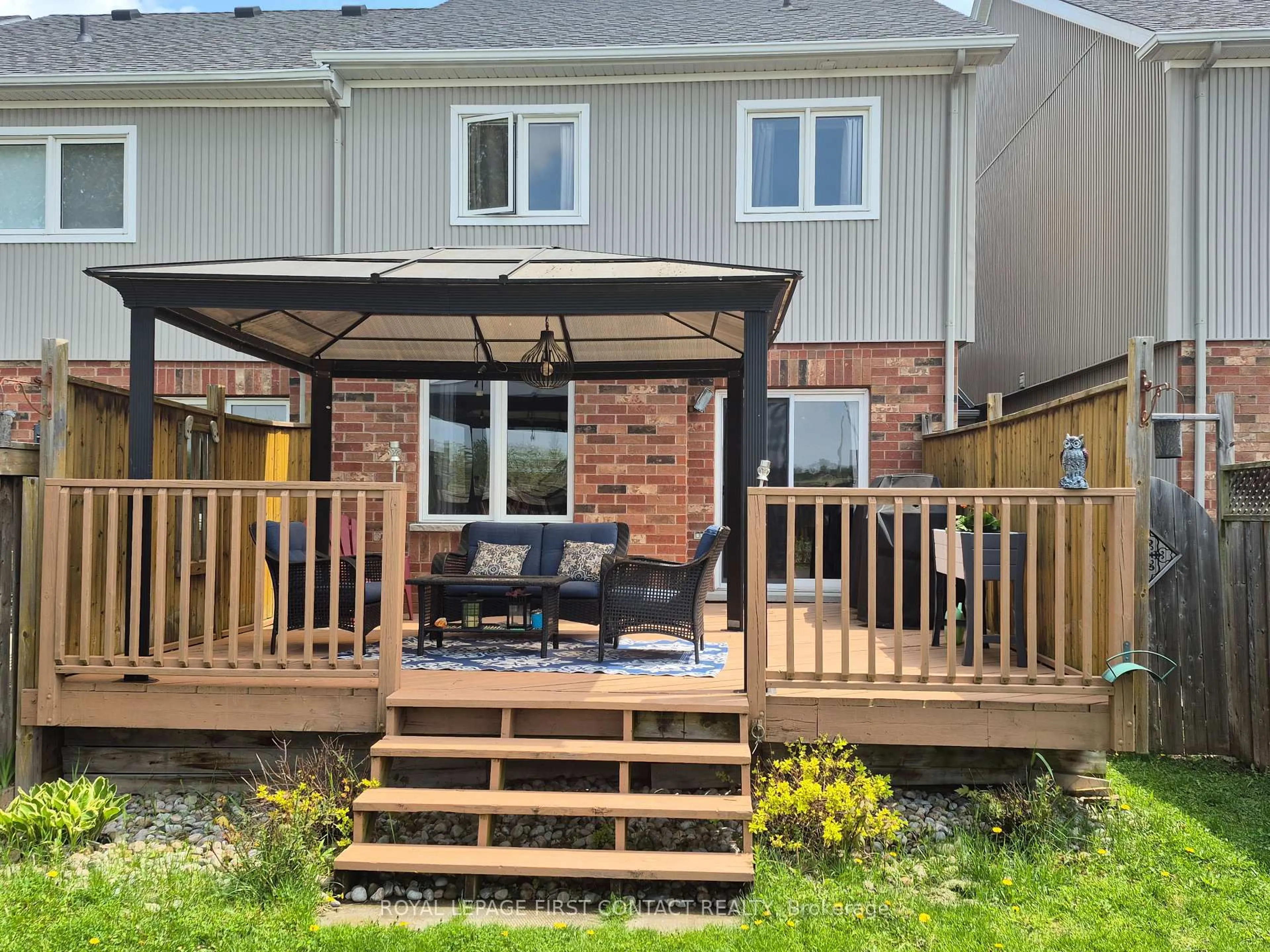 Patio, street for 1768 Lamstone St, Innisfil Ontario L9S 4W3