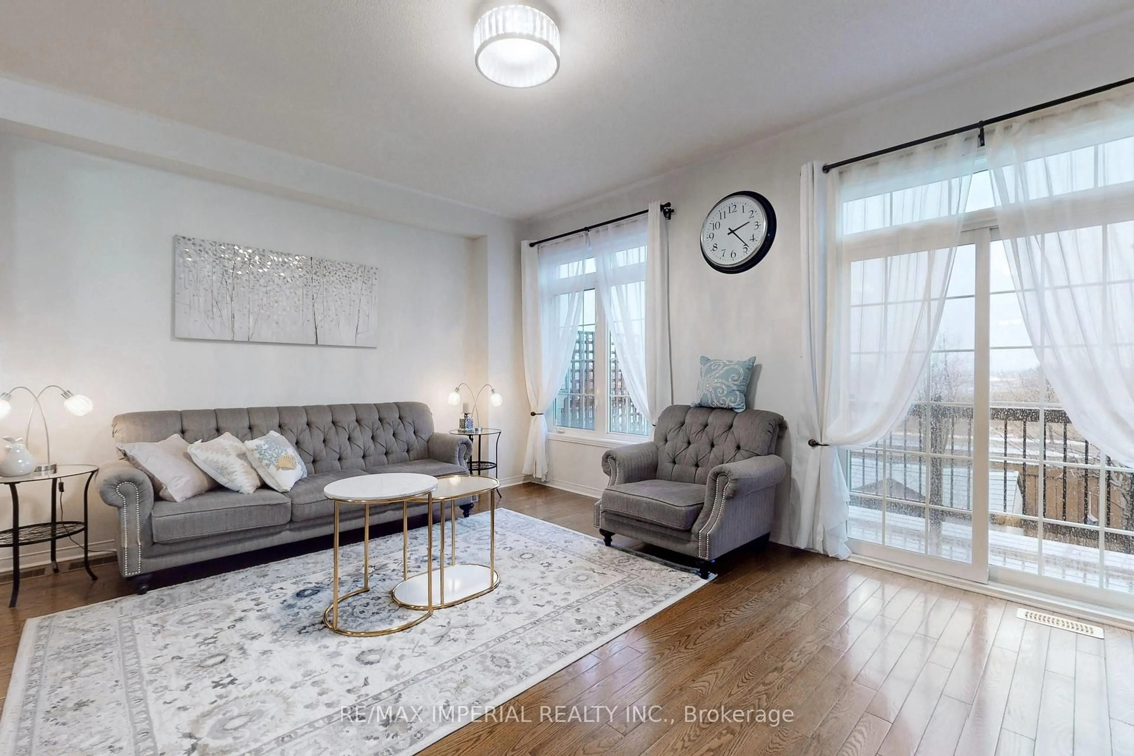 Living room with furniture, unknown for 28 Spruce Pine Cres, Vaughan Ontario L6A 4T3