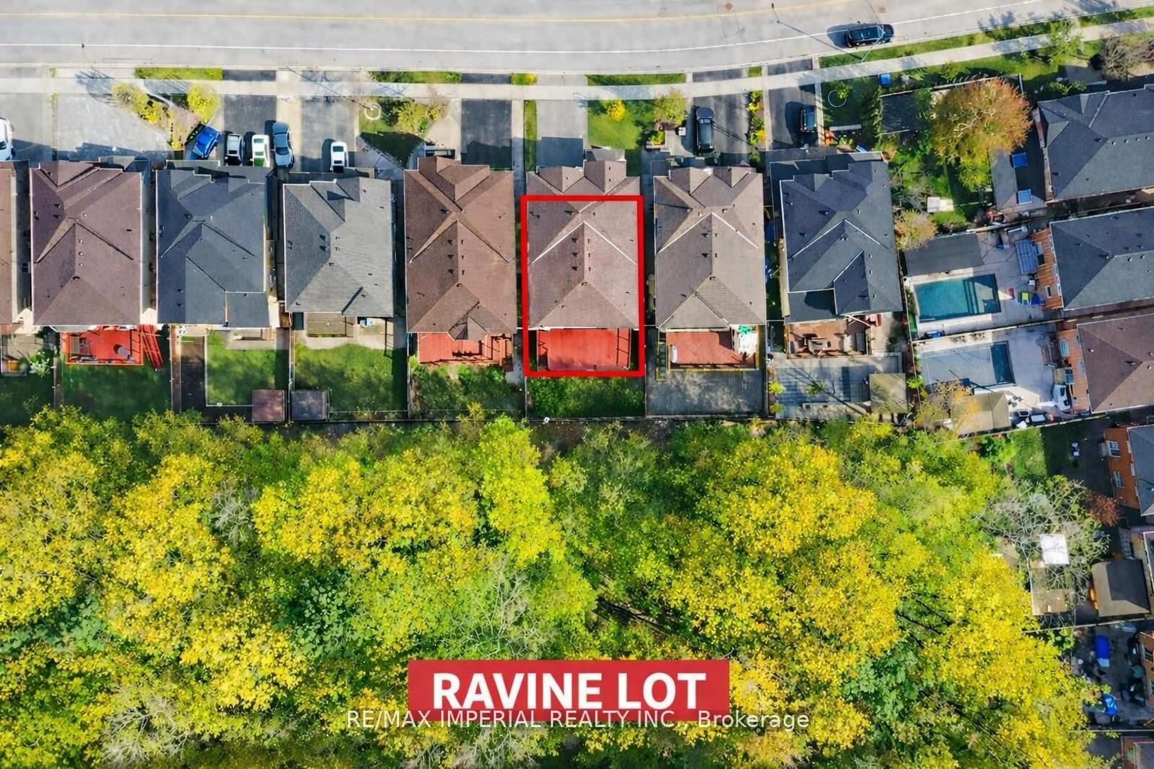A pic from outside/outdoor area/front of a property/back of a property/a pic from drone, street for 363 Maria Antonia Rd, Vaughan Ontario L4H 0X5