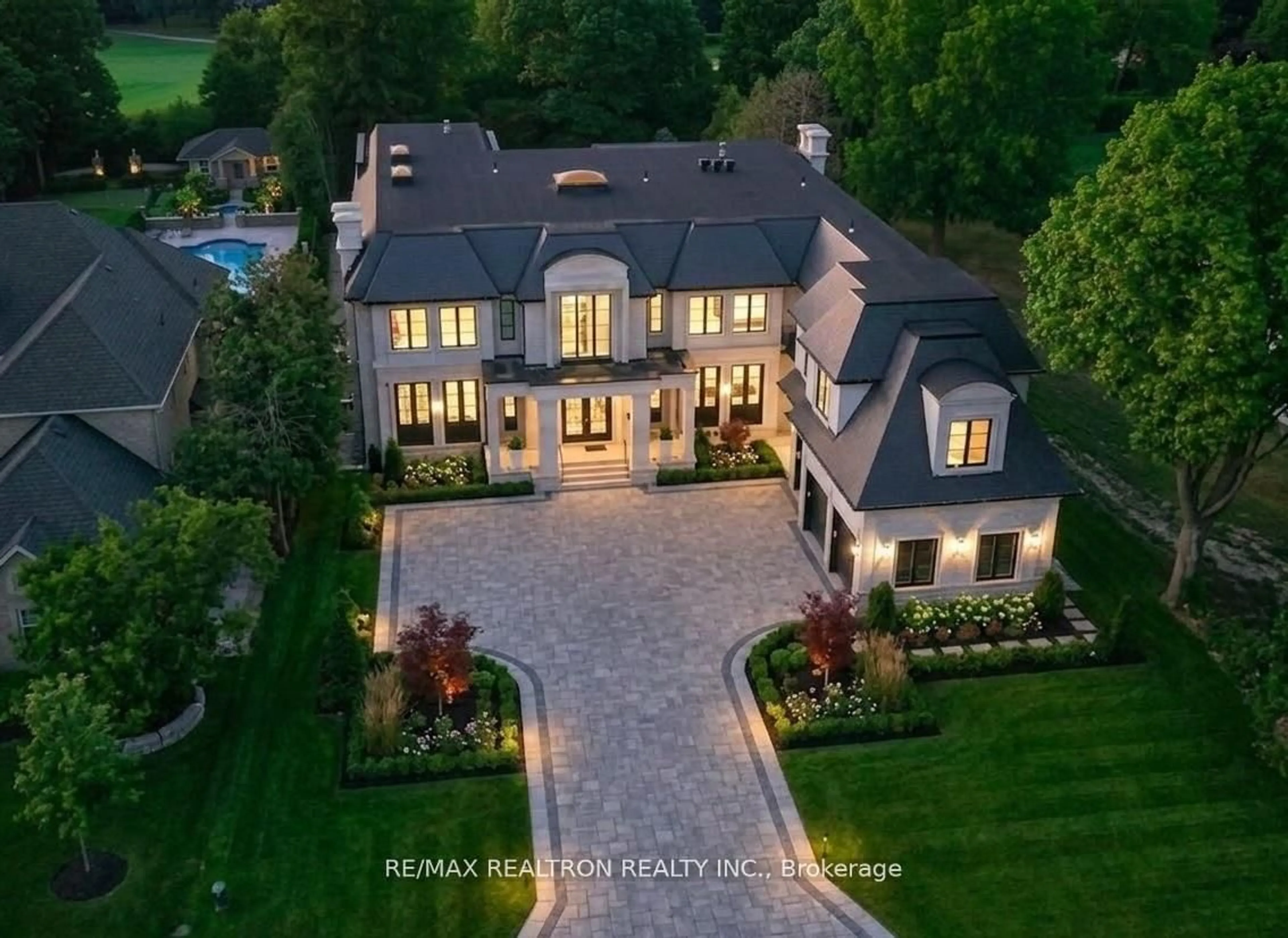 A pic from outside/outdoor area/front of a property/back of a property/a pic from drone, street for 41 Thornbank Rd, Vaughan Ontario L4J 2A1