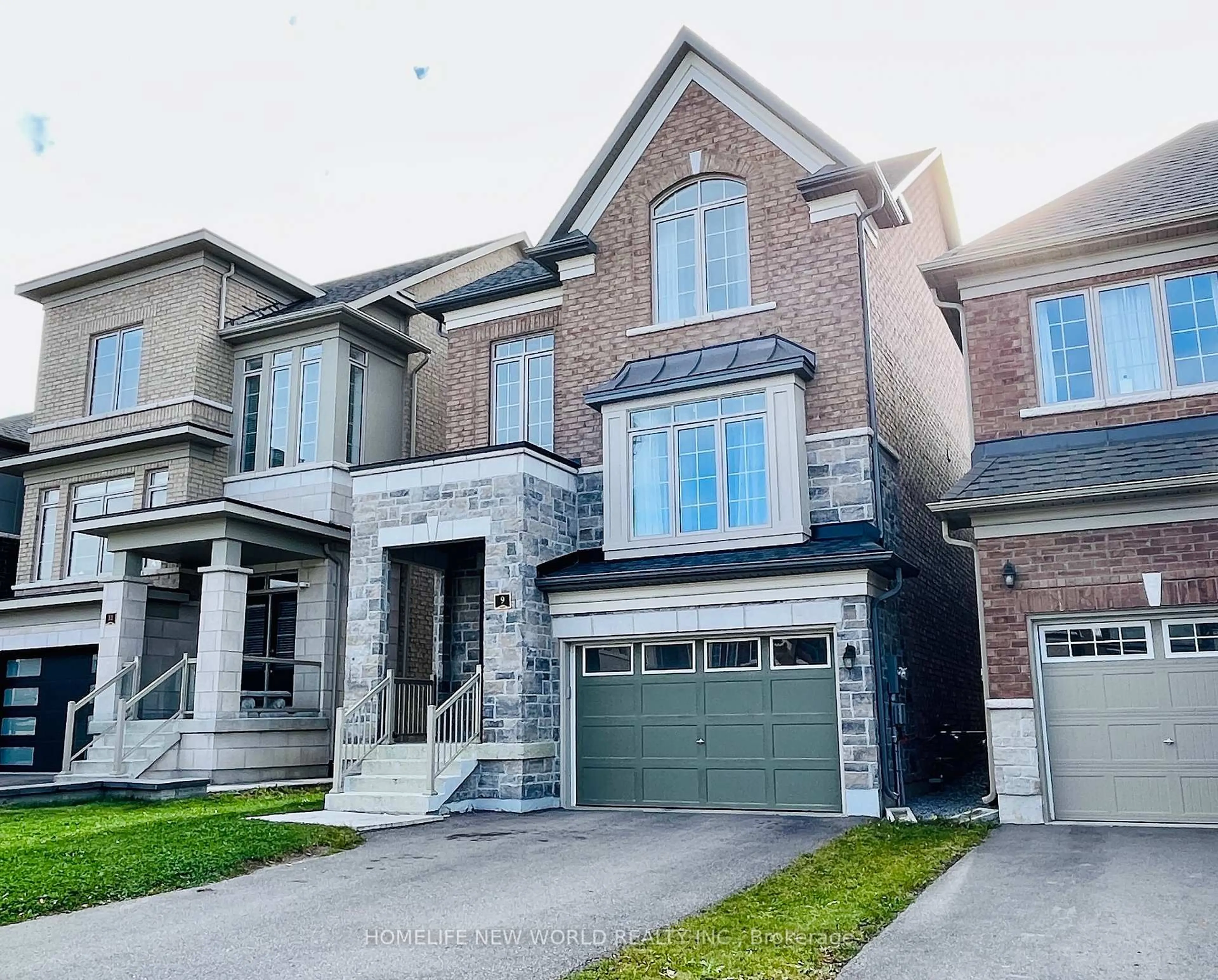 Home with brick exterior material, street for 9 Falconridge Terr, East Gwillimbury Ontario L9N 0R2