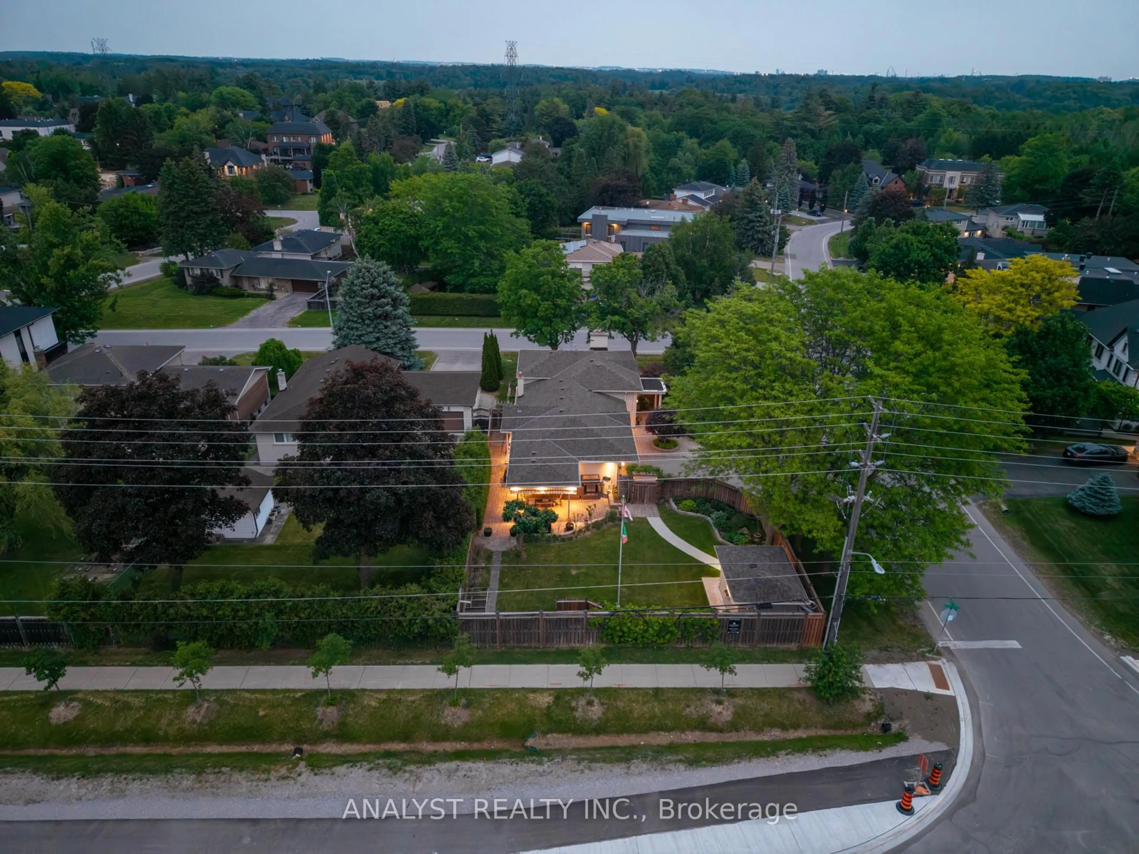 A pic from outside/outdoor area/front of a property/back of a property/a pic from drone, city buildings view from balcony for 10 Sevilla Blvd, Vaughan Ontario L0J 1C0