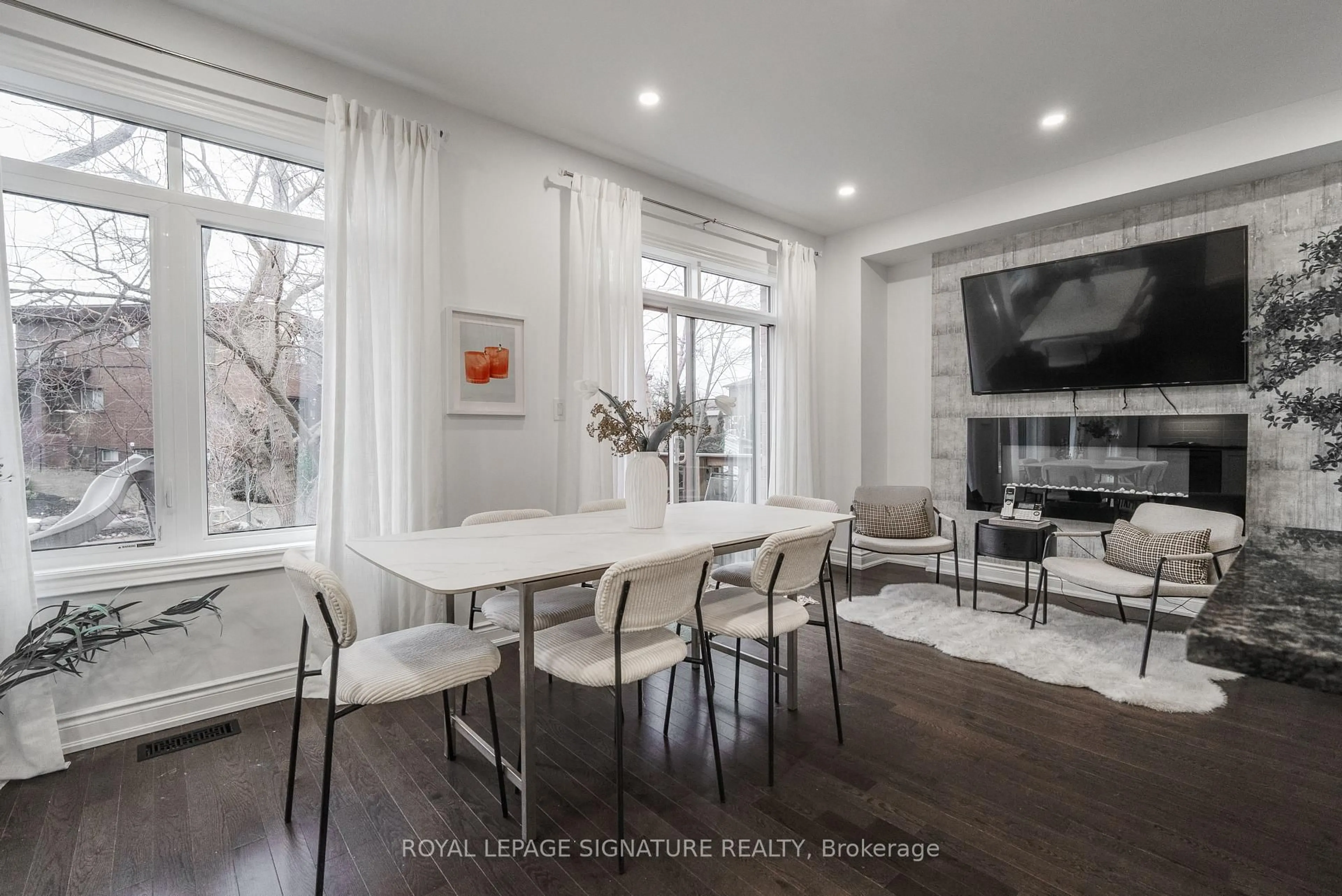 Dining room, wood/laminate floor for 14 Queen Mary Crt, Vaughan Ontario L4L 0H9