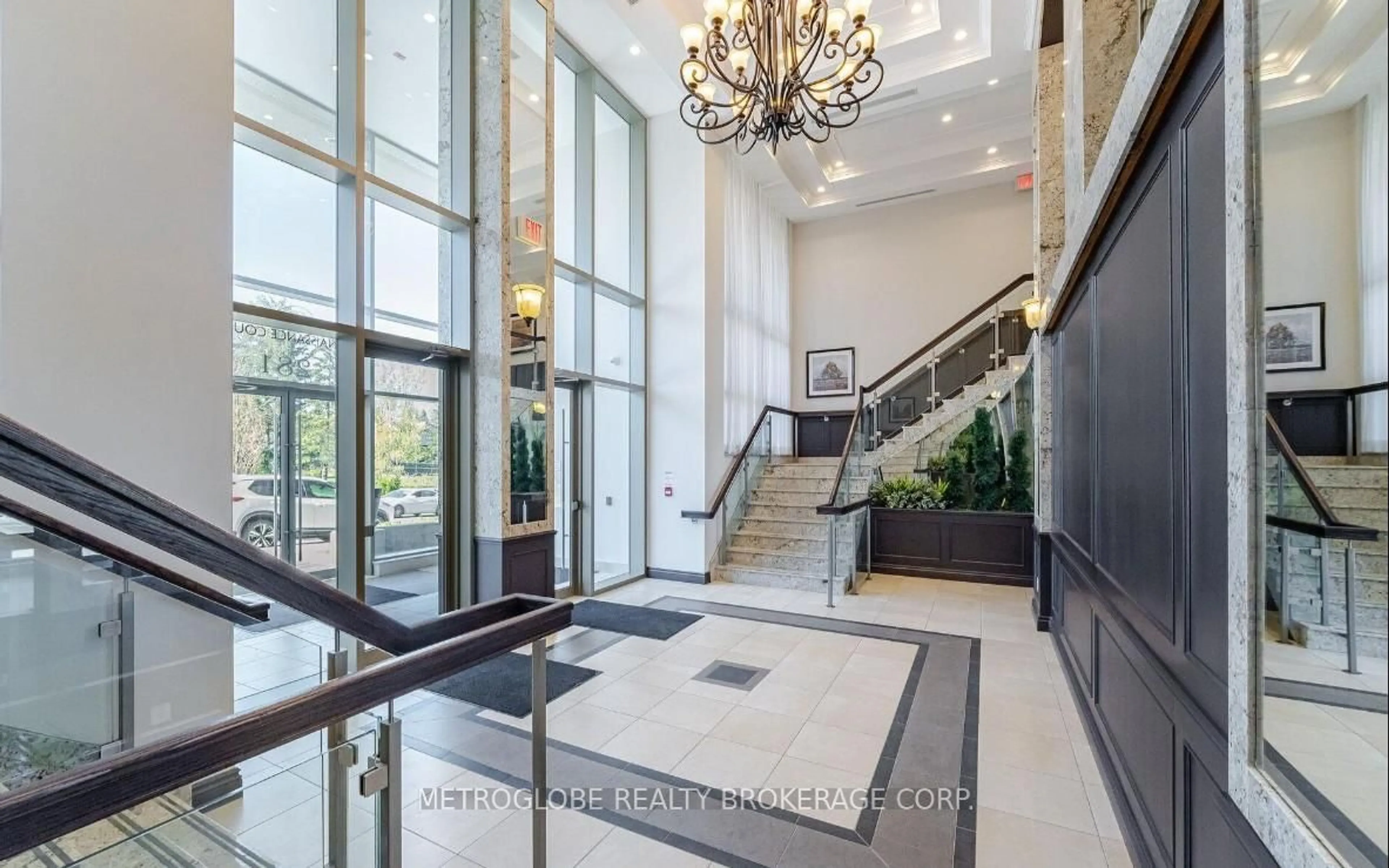 Indoor foyer for 281 Woodbridge Ave #434, Vaughan Ontario L4L 0C6