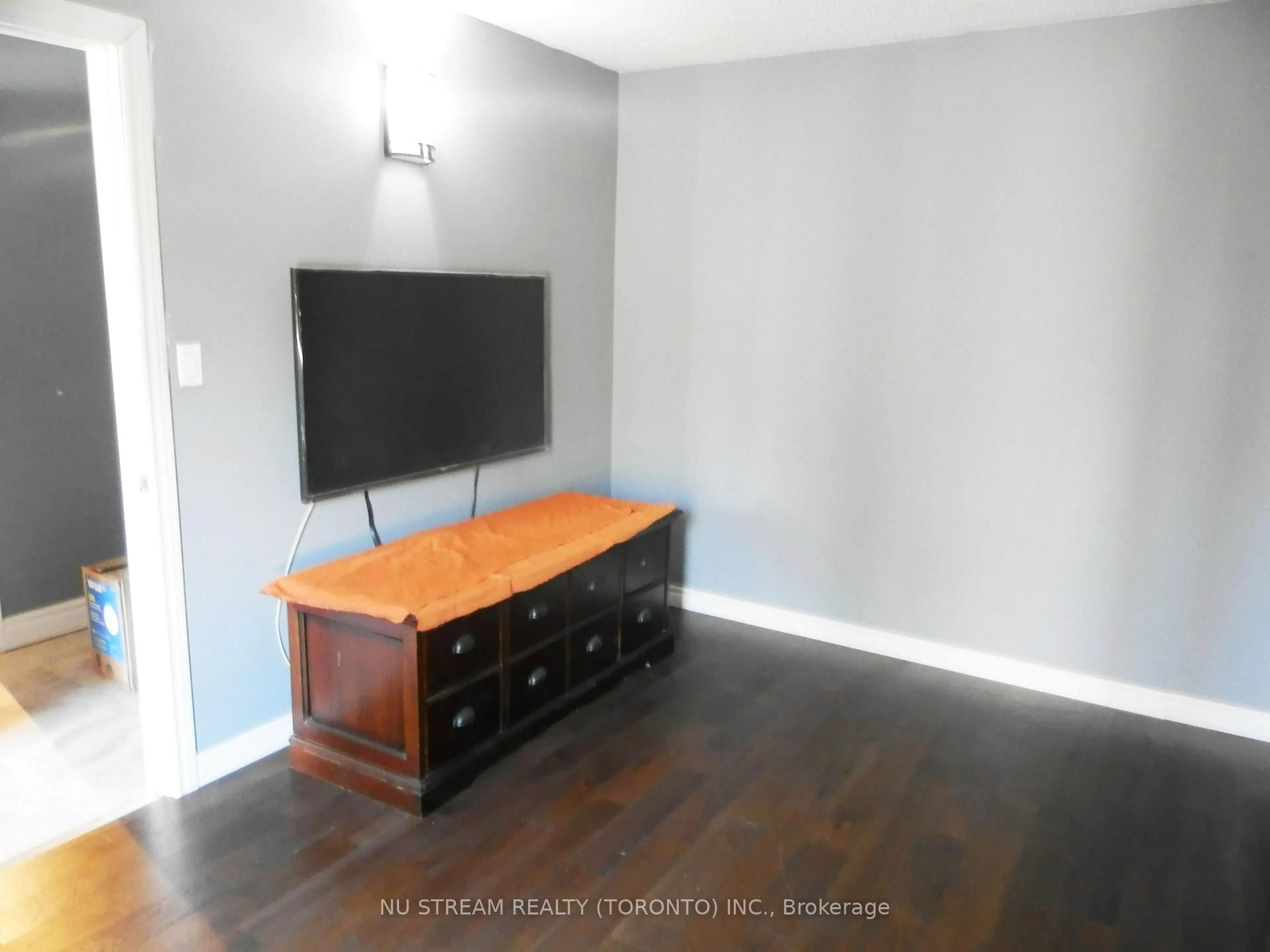 A pic of a room for 11 Dunbar Cres, Markham Ontario L3R 6W9