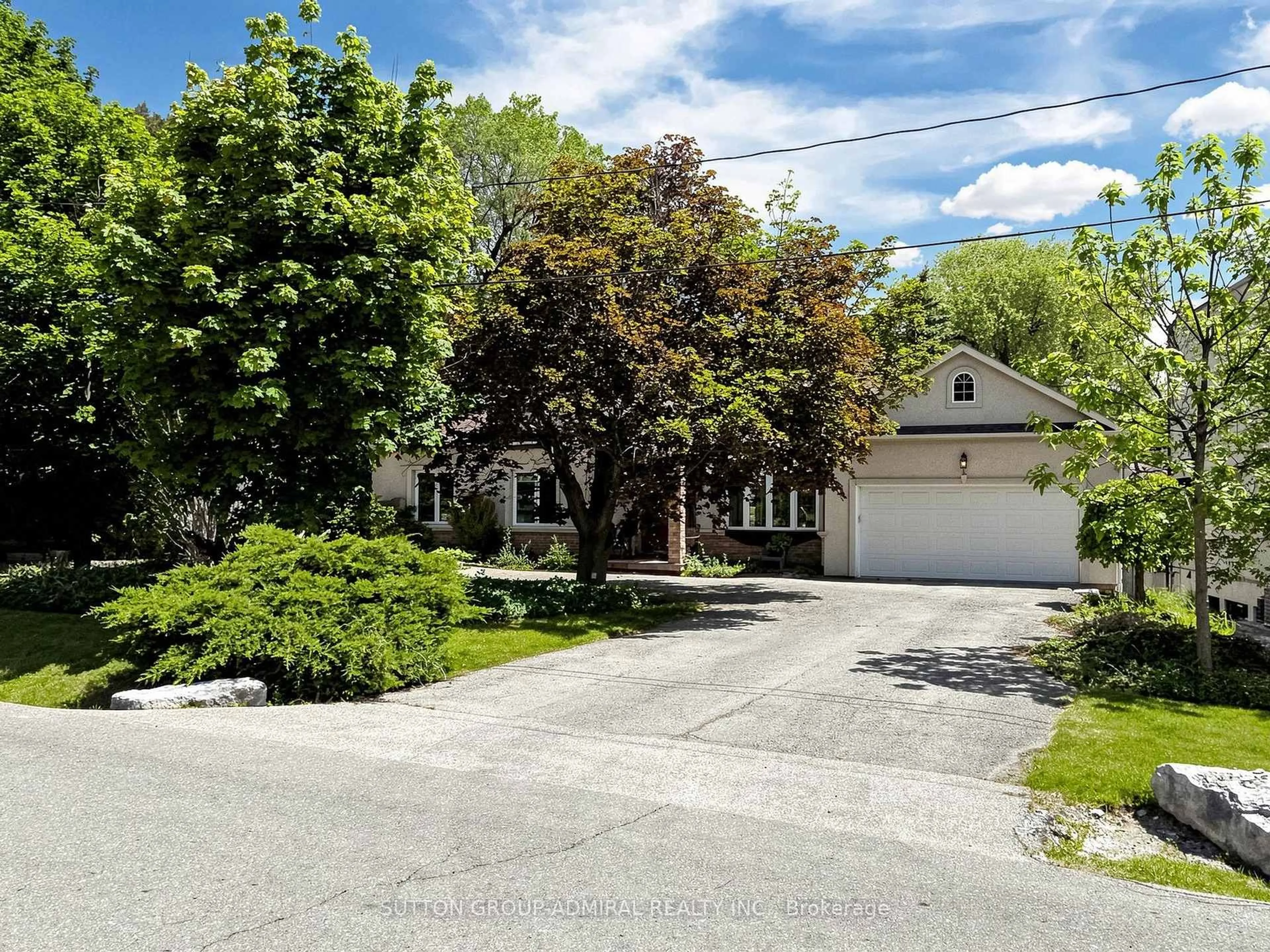 A pic from outside/outdoor area/front of a property/back of a property/a pic from drone, street for 3 Raymond Dr, Vaughan Ontario L4J 2E5
