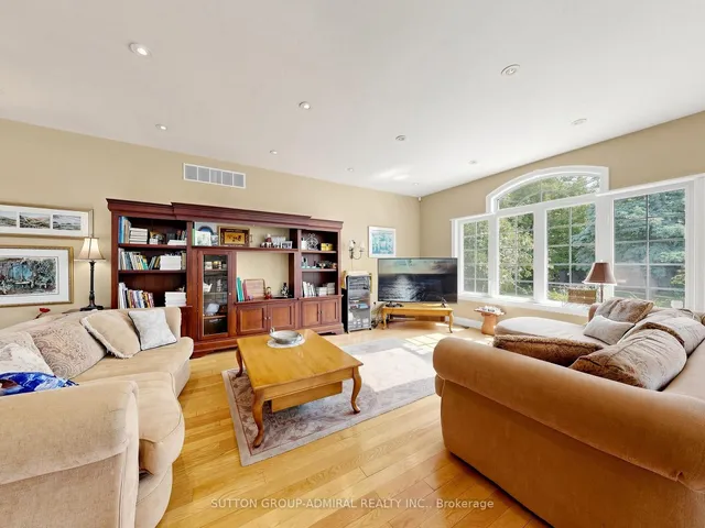 3 Raymond Dr, Vaughan 5