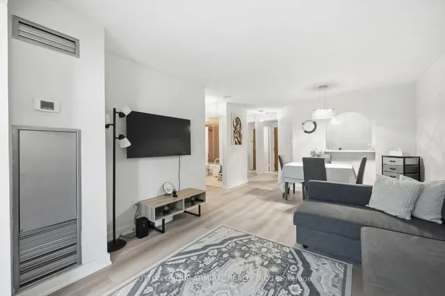 326 Major Mackenzie Dr #220, Richmond Hill 5