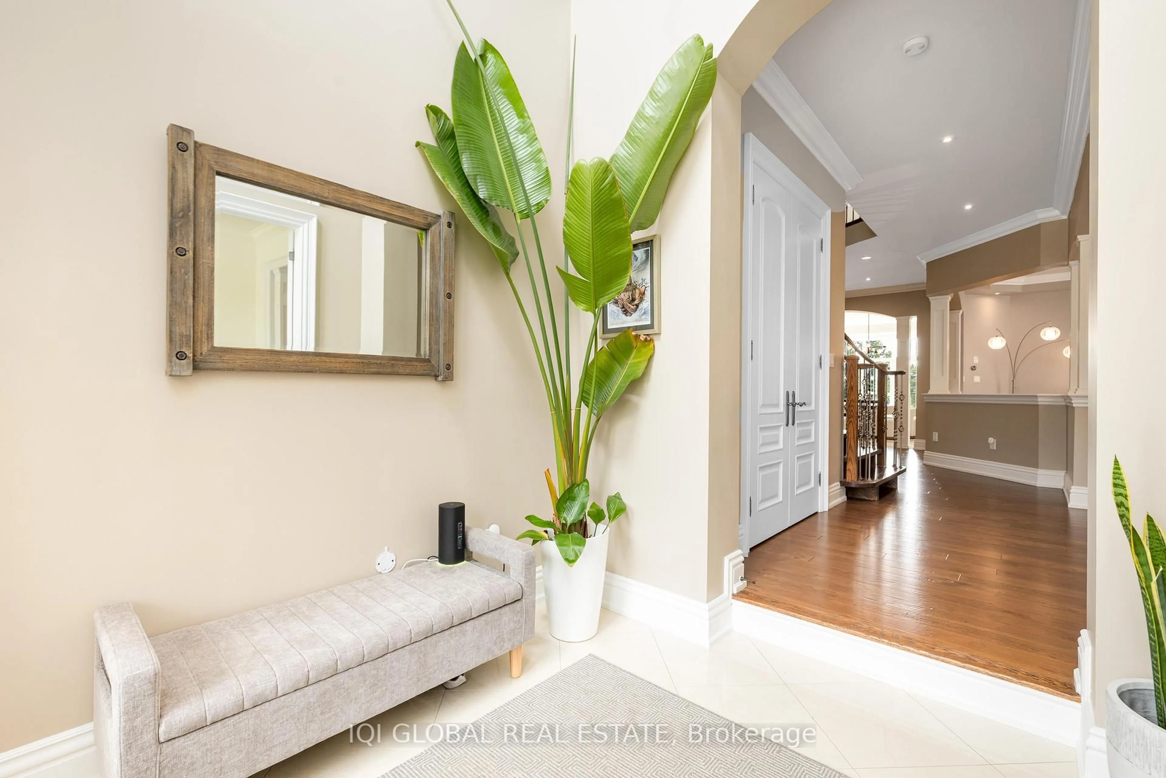 Indoor entryway for 292 Lady Valentina Ave, Vaughan Ontario L6A 4T2