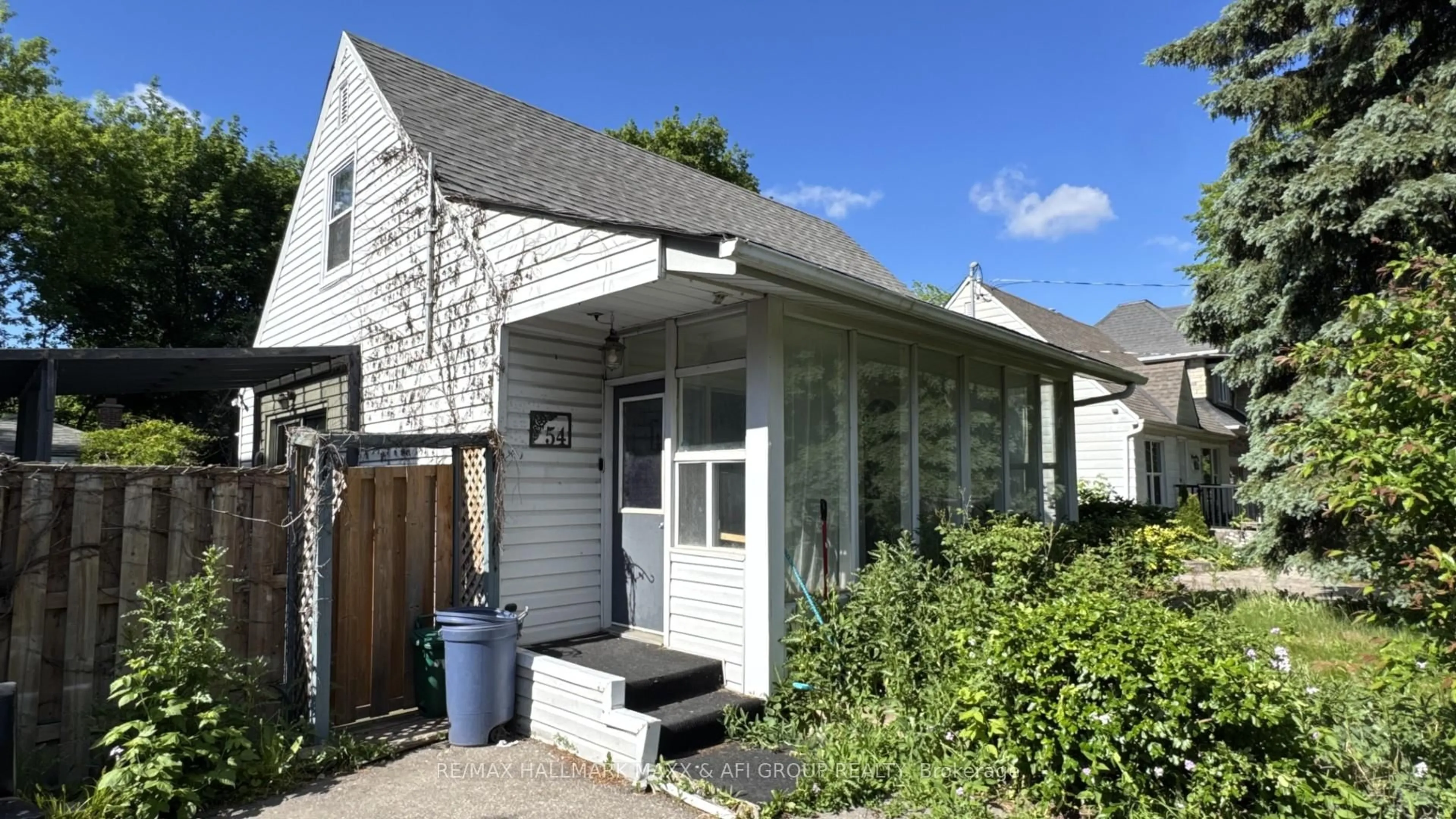 Home with vinyl exterior material, street for 54 Highland Park Blvd, Markham Ontario L3T 1B3
