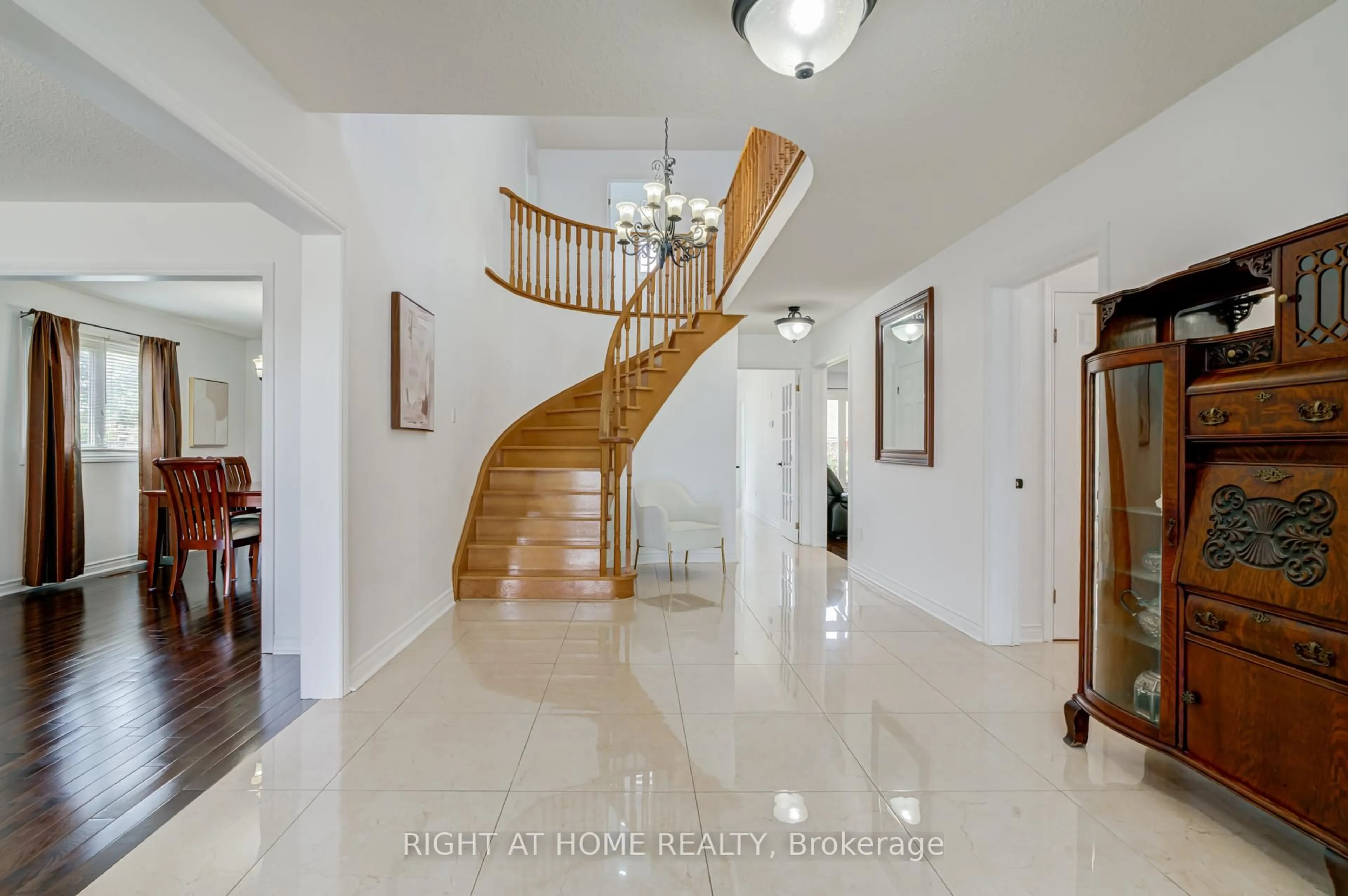 Unknown for 123 Lamp Cres, Vaughan Ontario L4L 6J7