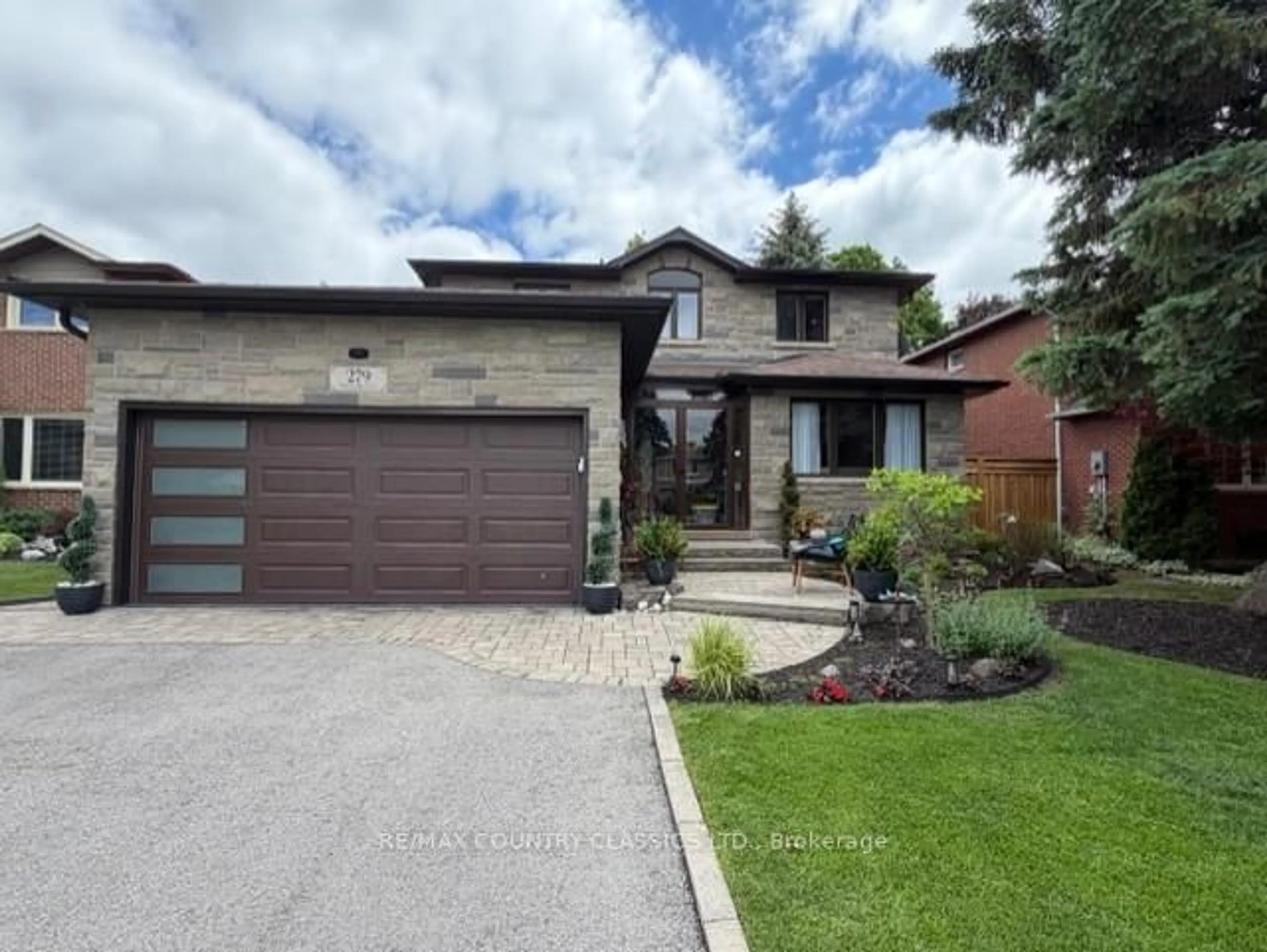 Home with brick exterior material, street for 279 Manchester Dr, Newmarket Ontario L3Y 6J4