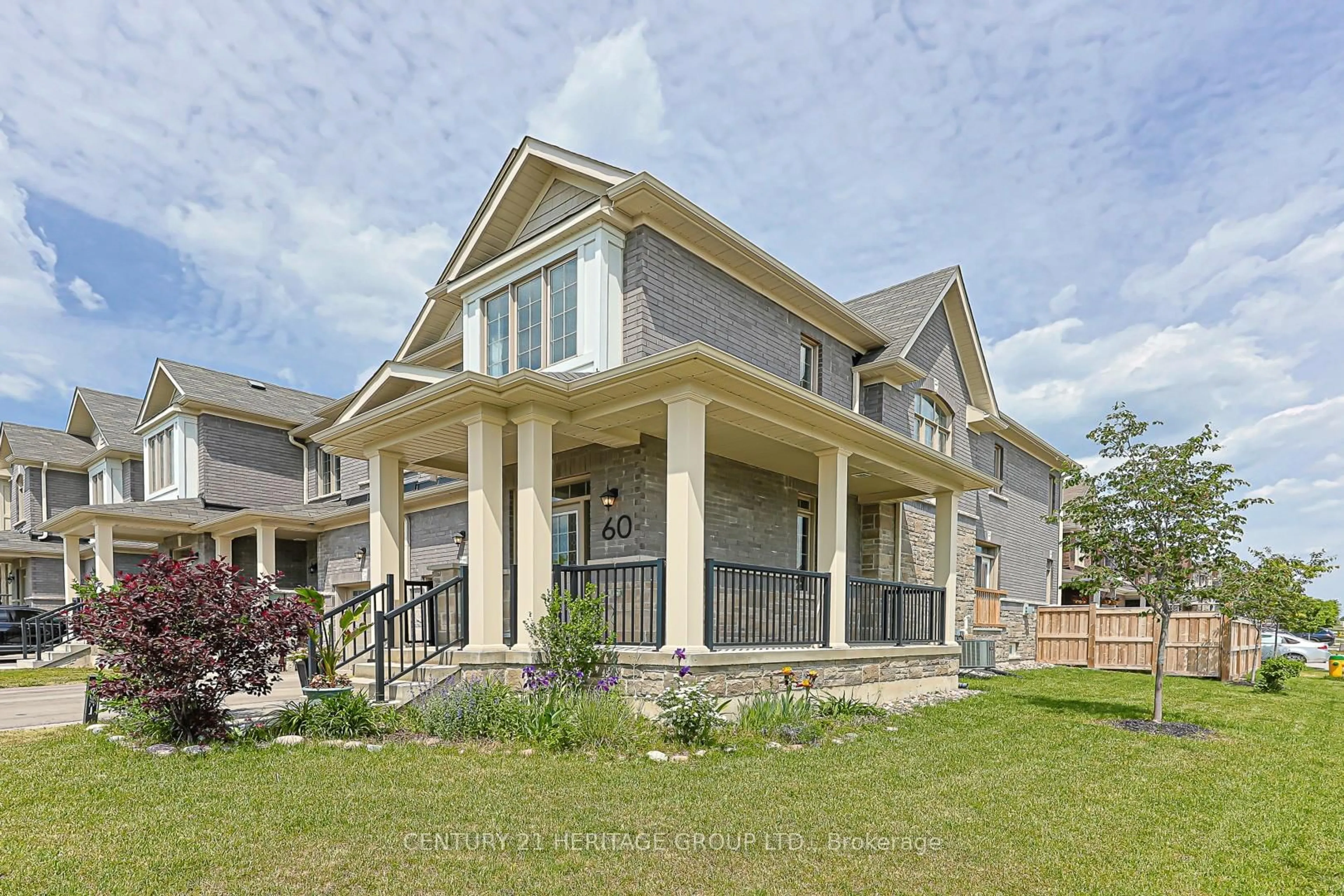 Home with vinyl exterior material, unknown for 60 Cupples Farm Lane, East Gwillimbury Ontario L0G 1M0
