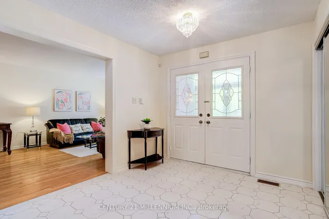 50 Piccadilly Rd, Richmond Hill 5