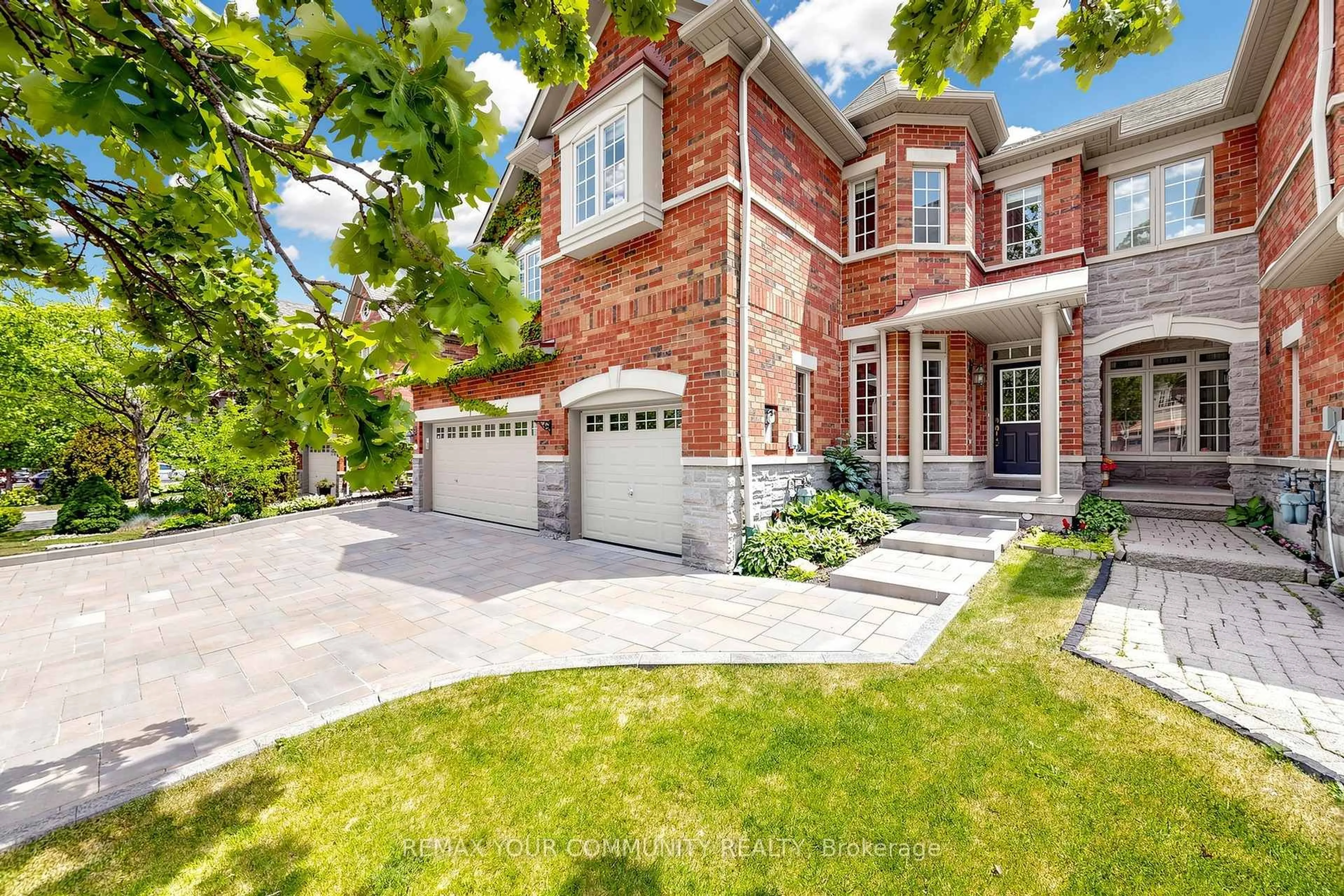 Home with brick exterior material, street for 104 Westbury Crt, Richmond Hill Ontario L4S 2L3