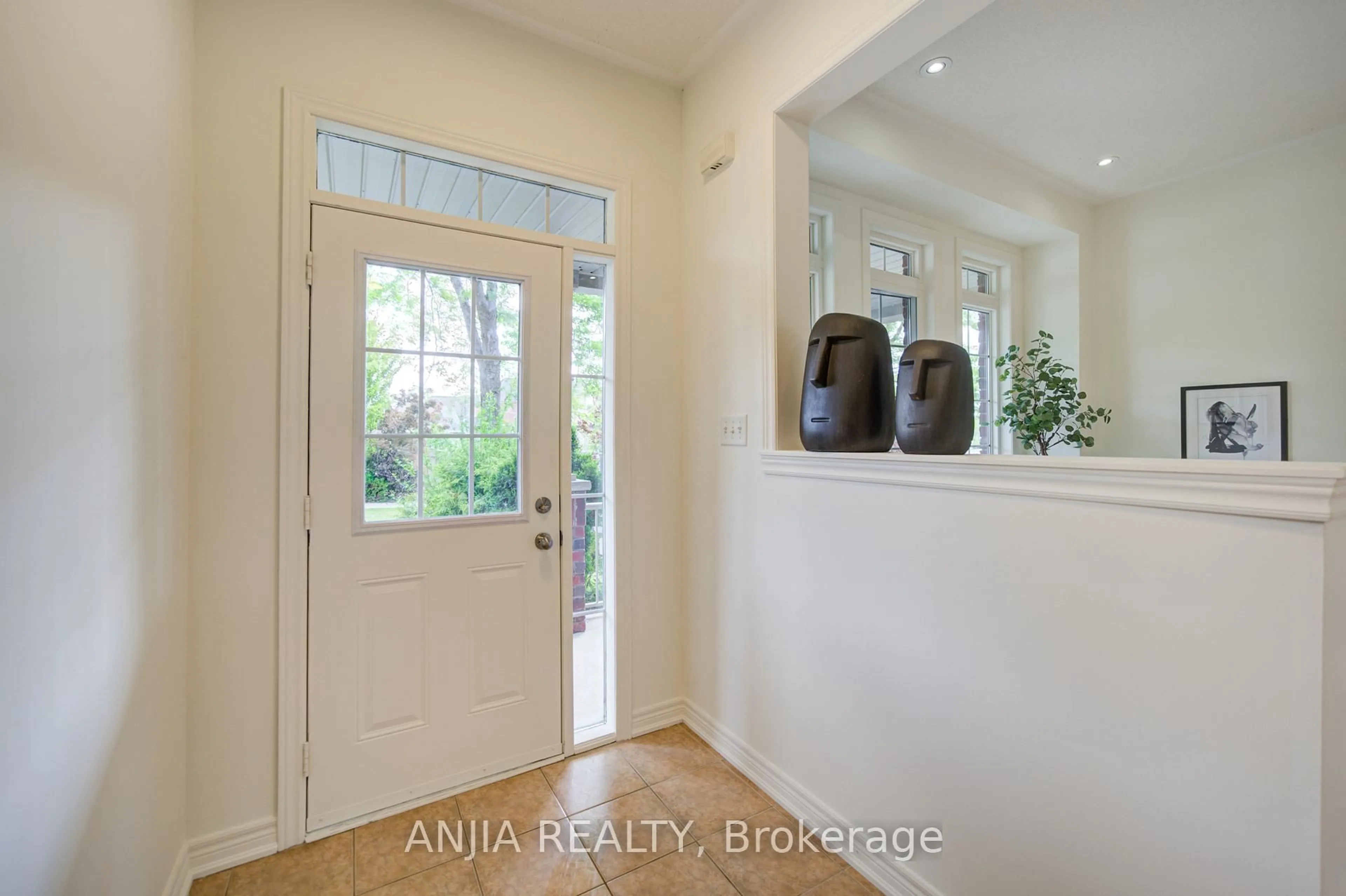 Indoor entryway for 4 Willow St, Markham Ontario L6E 0G3