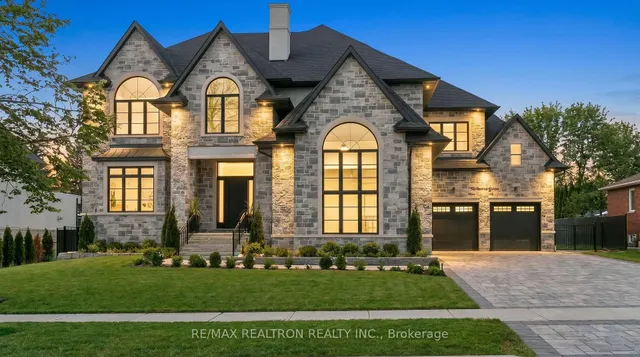 76 Burton Grve, King 3
